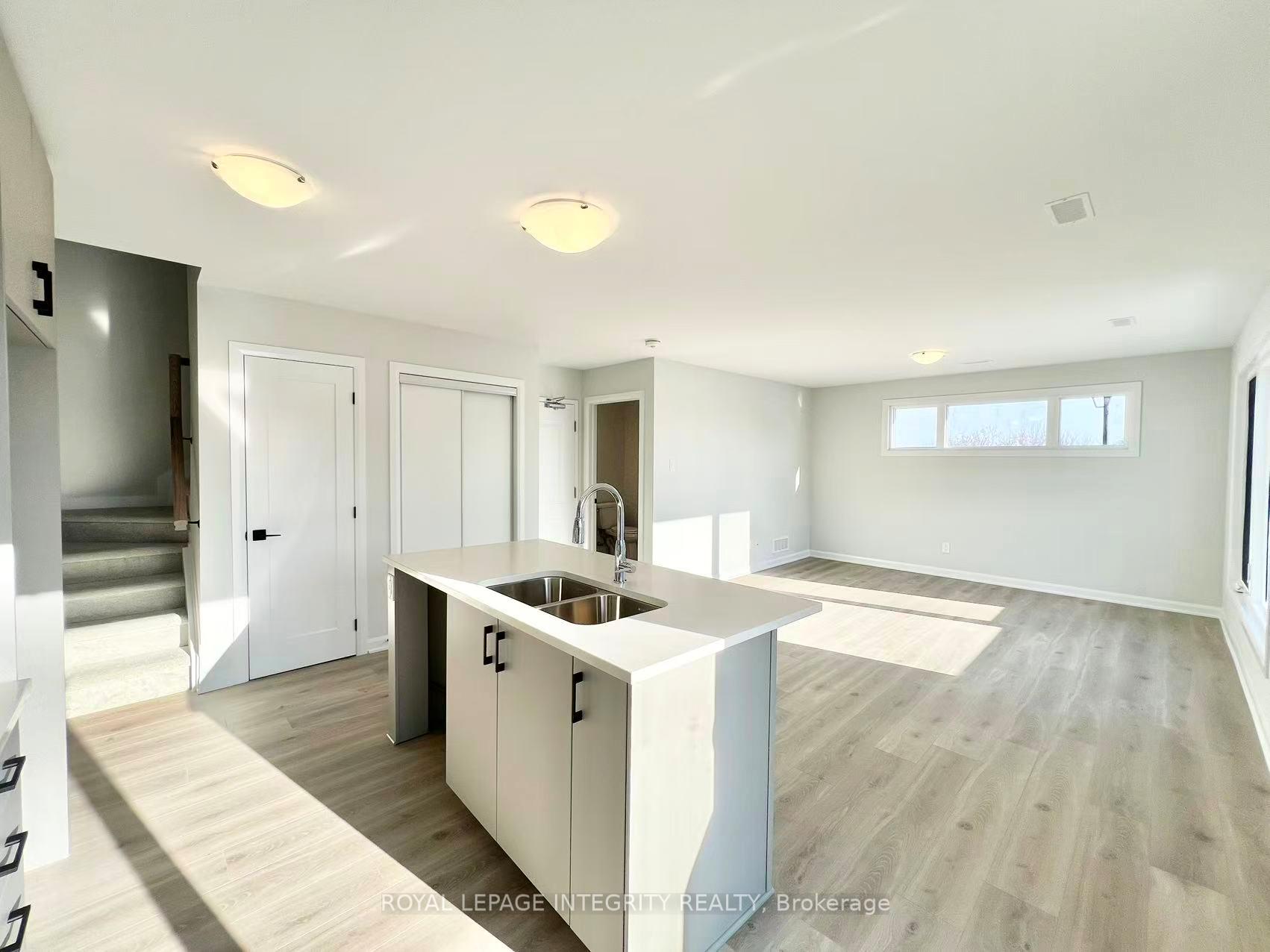 Photo 10 of 1118 Creekway Private, Ottawa, Kanata - Kanata Lakes/Heritage Hills — HOMEH