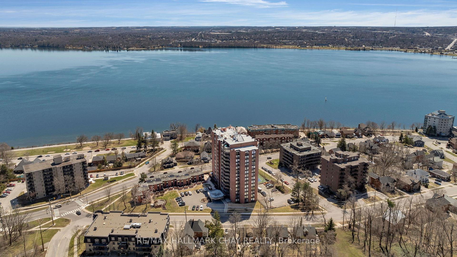 Photo 3 of Unit 1403, 181 Collier Street, Barrie, North Shore — HOMEH