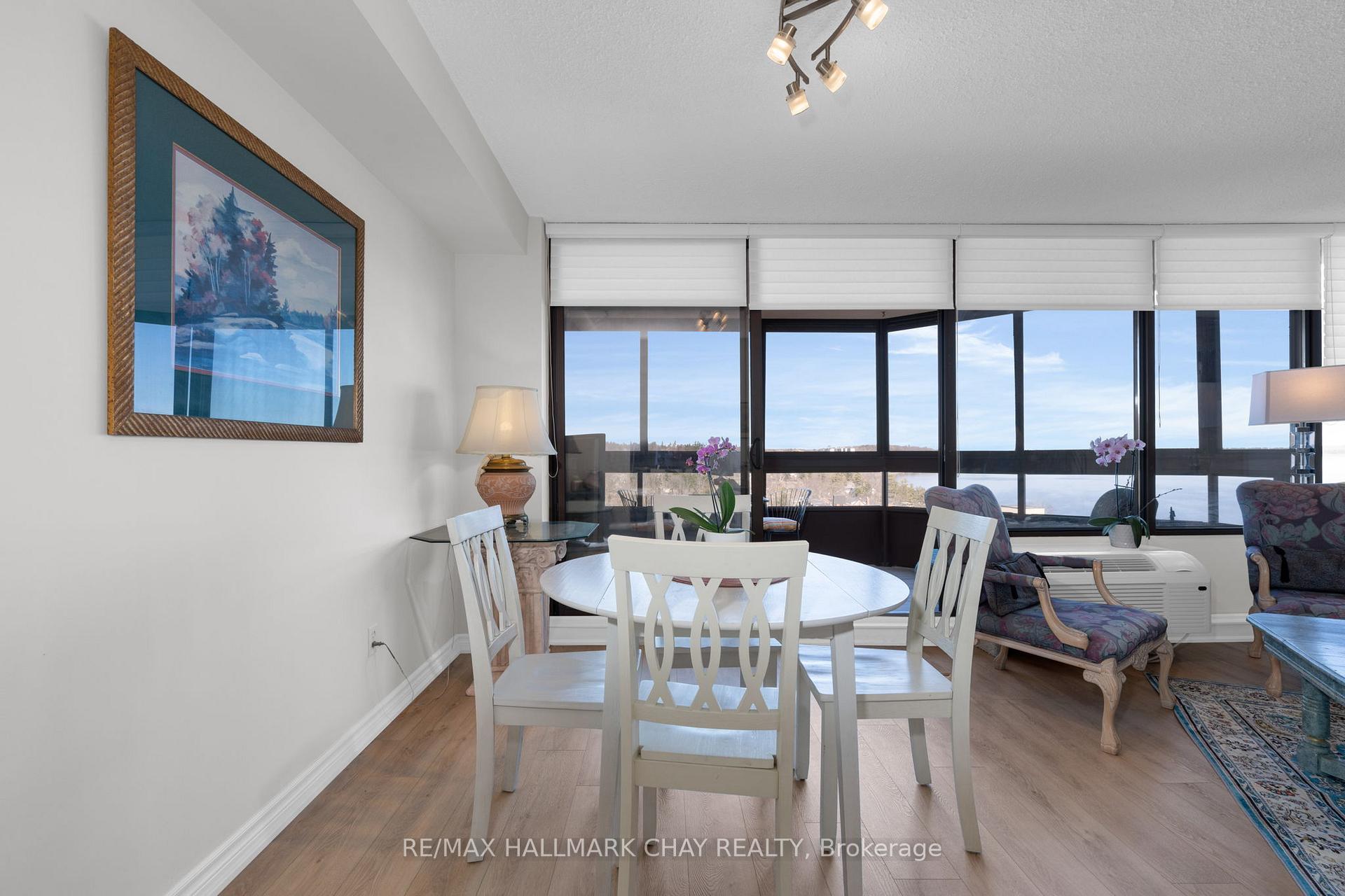 Photo 6 of Unit 1403, 181 Collier Street, Barrie, North Shore — HOMEH