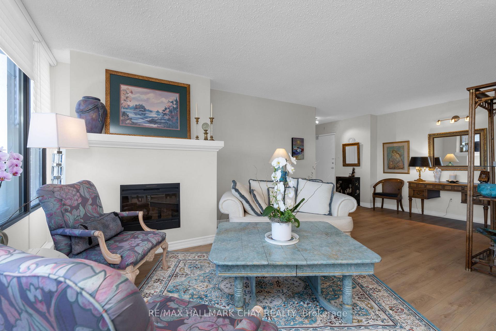 Photo 7 of Unit 1403, 181 Collier Street, Barrie, North Shore — HOMEH