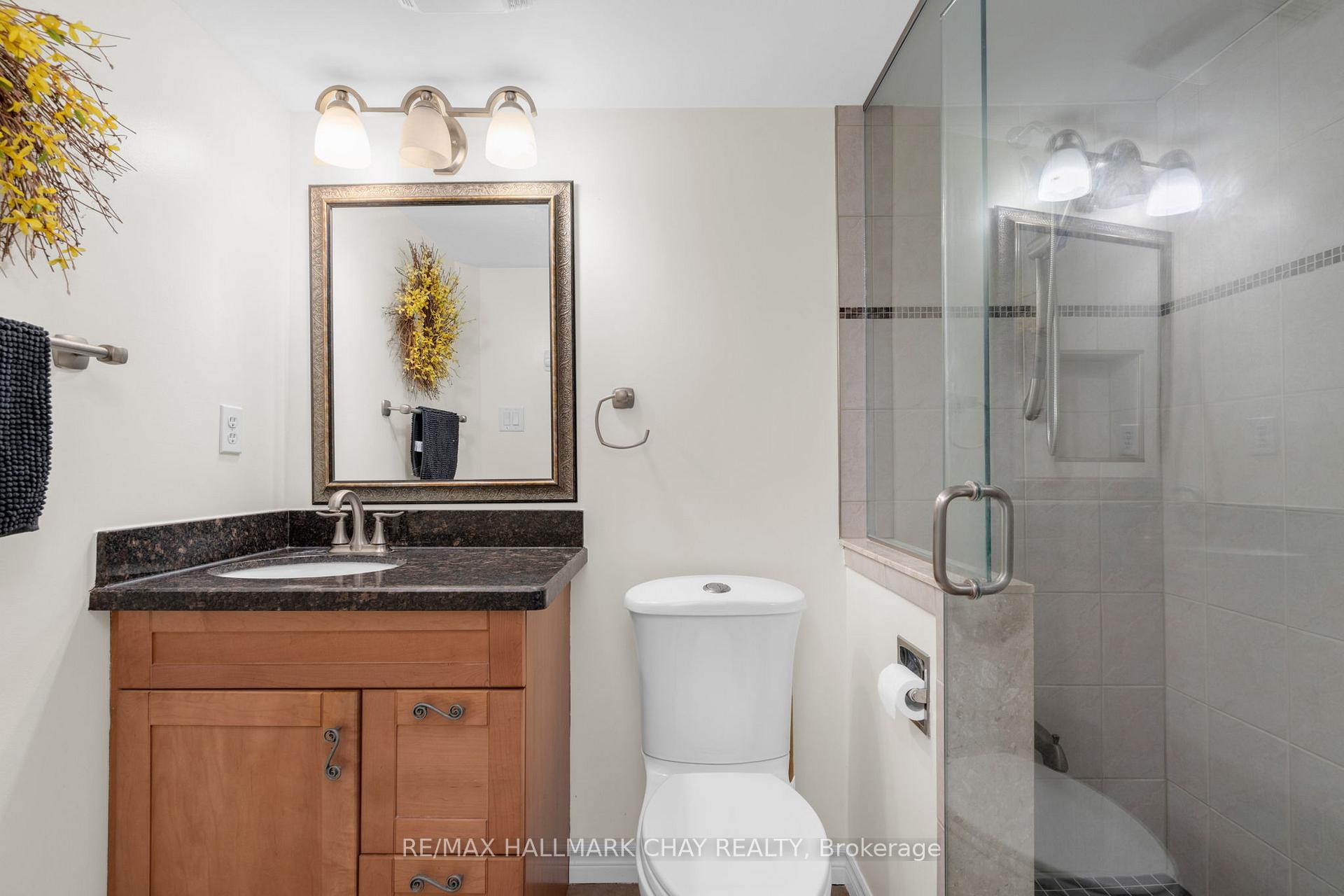 Photo 22 of Unit 1403, 181 Collier Street, Barrie, North Shore — HOMEH