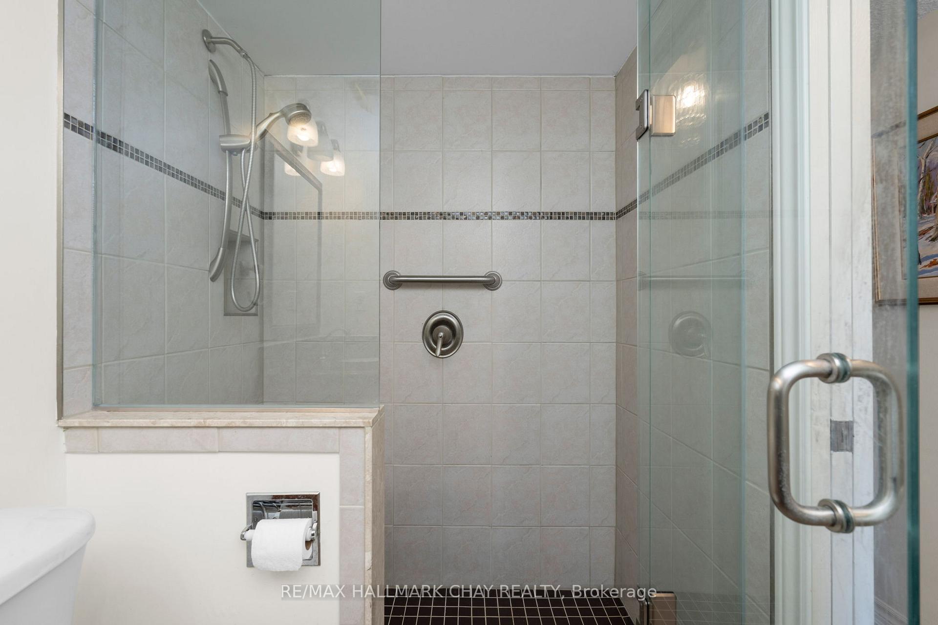 Photo 23 of Unit 1403, 181 Collier Street, Barrie, North Shore — HOMEH