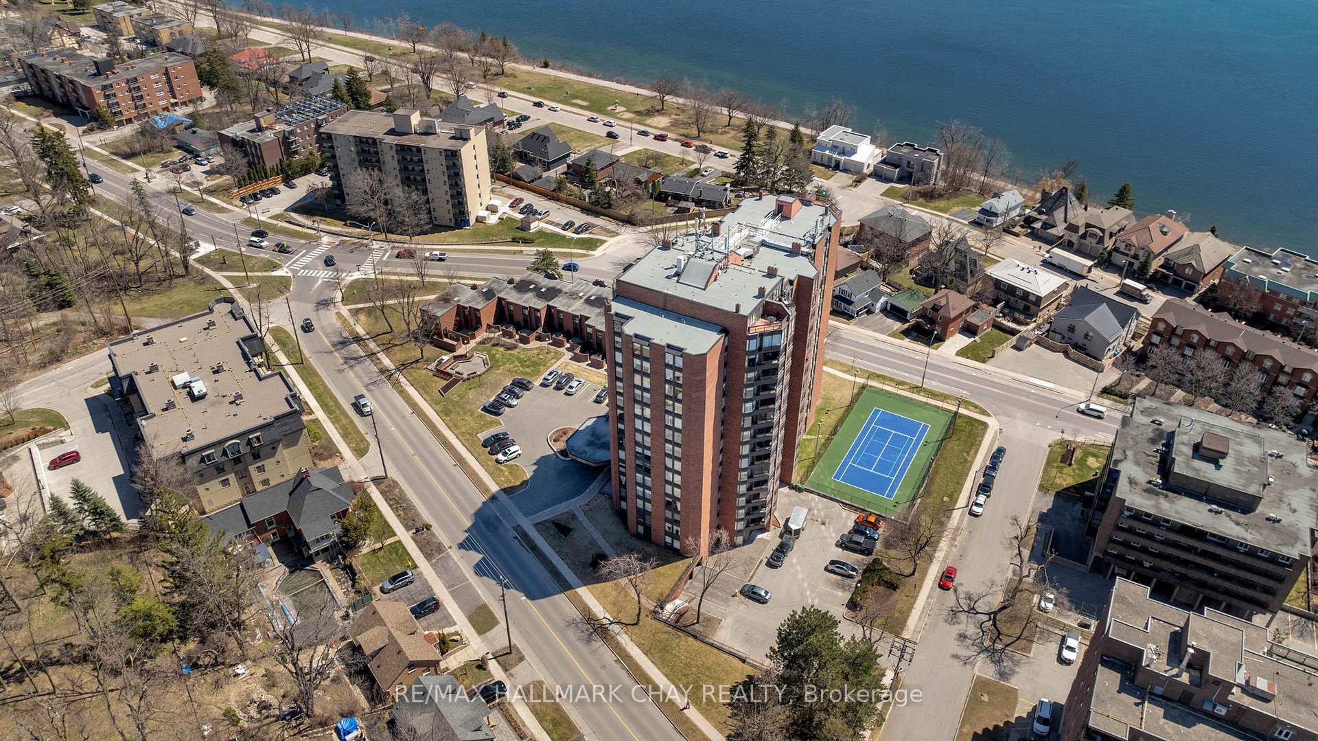 Photo 32 of Unit 1403, 181 Collier Street, Barrie, North Shore — HOMEH