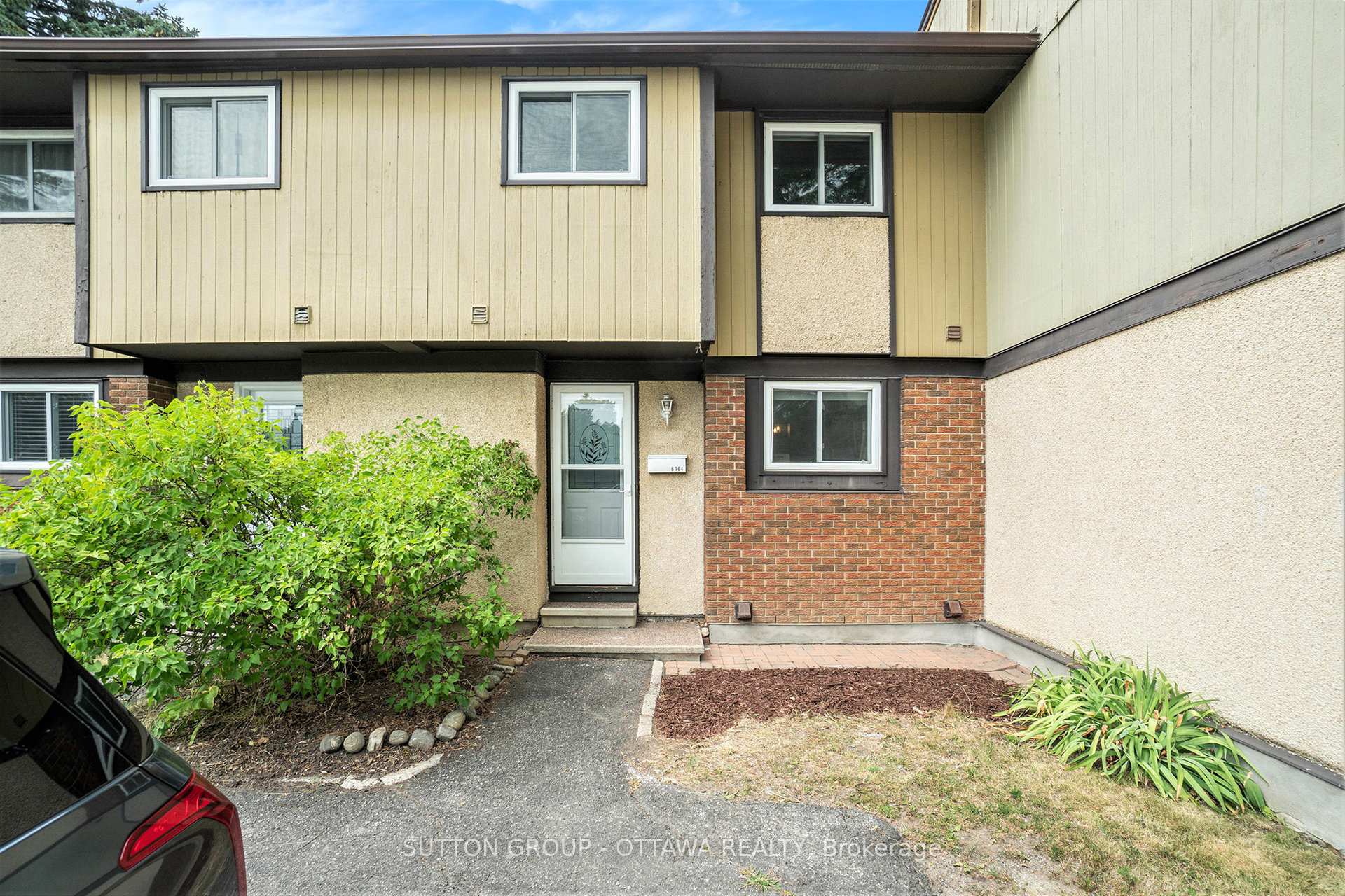Photo 1 of 6164 Brookside Lane, Ottawa, Convent Glen South — HOMEH