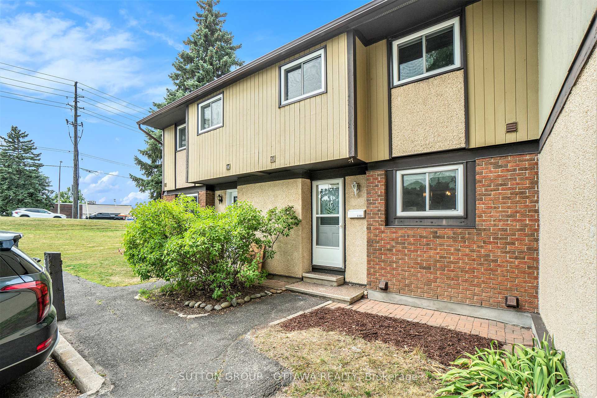 Photo 2 of 6164 Brookside Lane, Ottawa, Convent Glen South — HOMEH