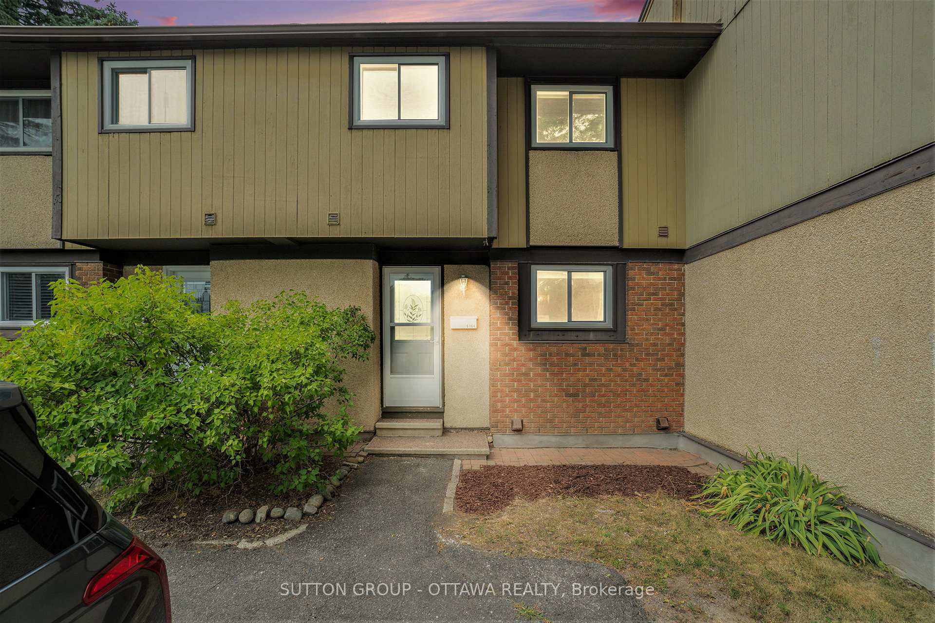 Photo 3 of 6164 Brookside Lane, Ottawa, Convent Glen South — HOMEH