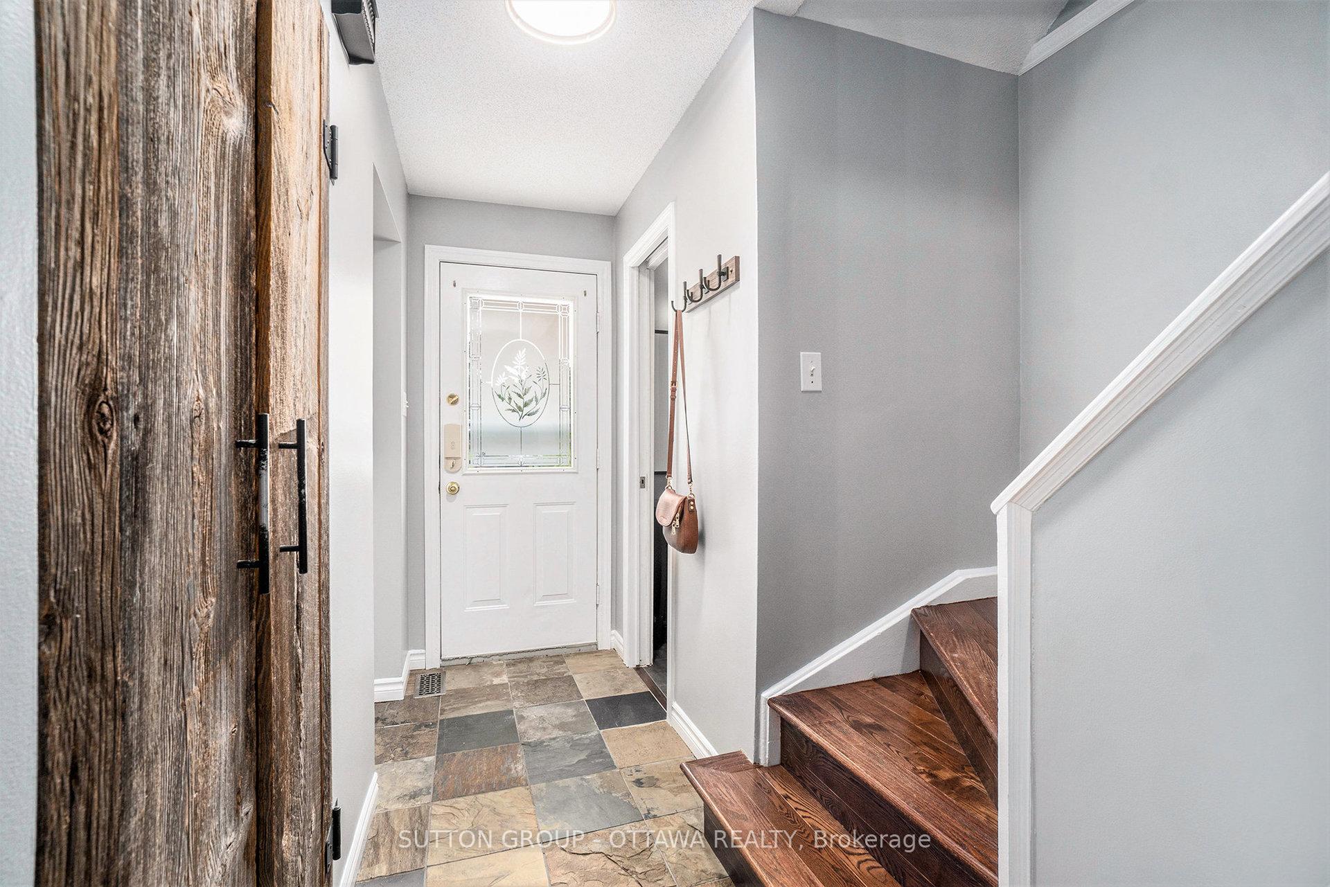 Photo 4 of 6164 Brookside Lane, Ottawa, Convent Glen South — HOMEH