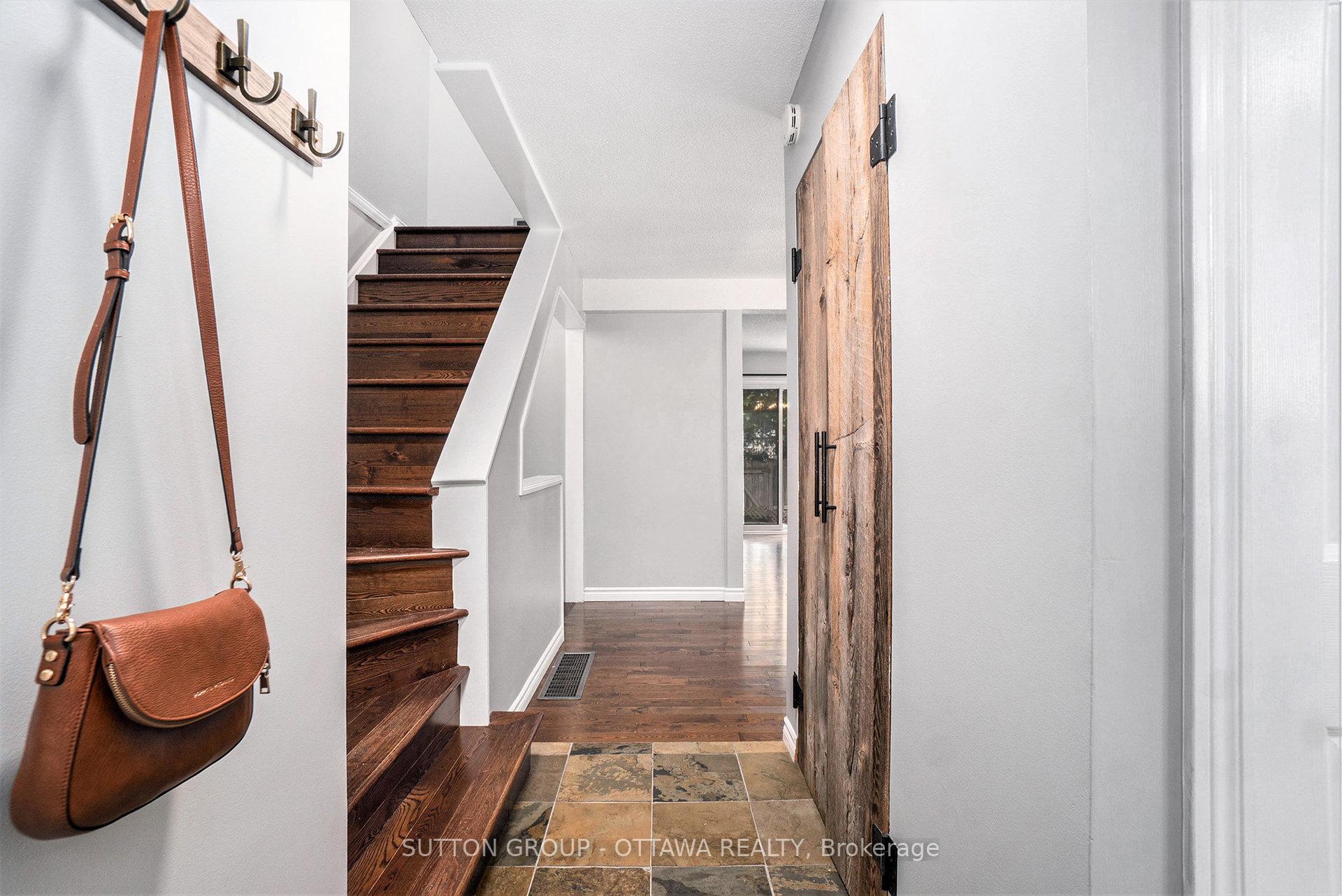 Photo 5 of 6164 Brookside Lane, Ottawa, Convent Glen South — HOMEH
