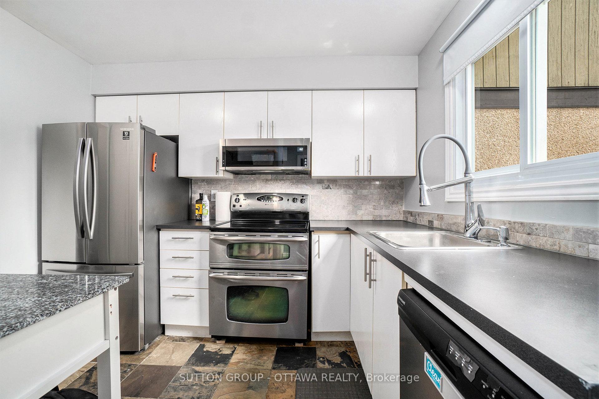 Photo 8 of 6164 Brookside Lane, Ottawa, Convent Glen South — HOMEH