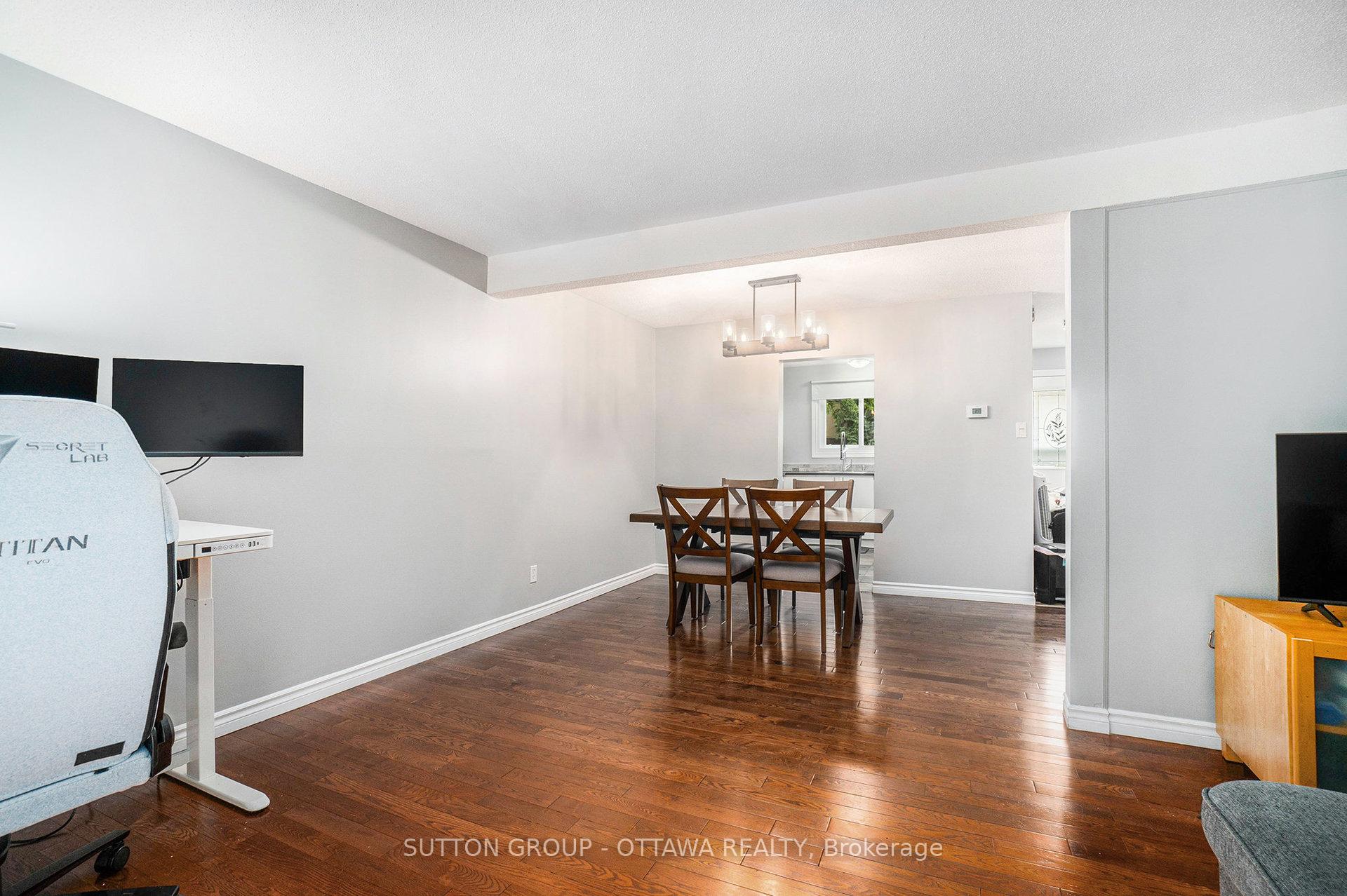 Photo 13 of 6164 Brookside Lane, Ottawa, Convent Glen South — HOMEH