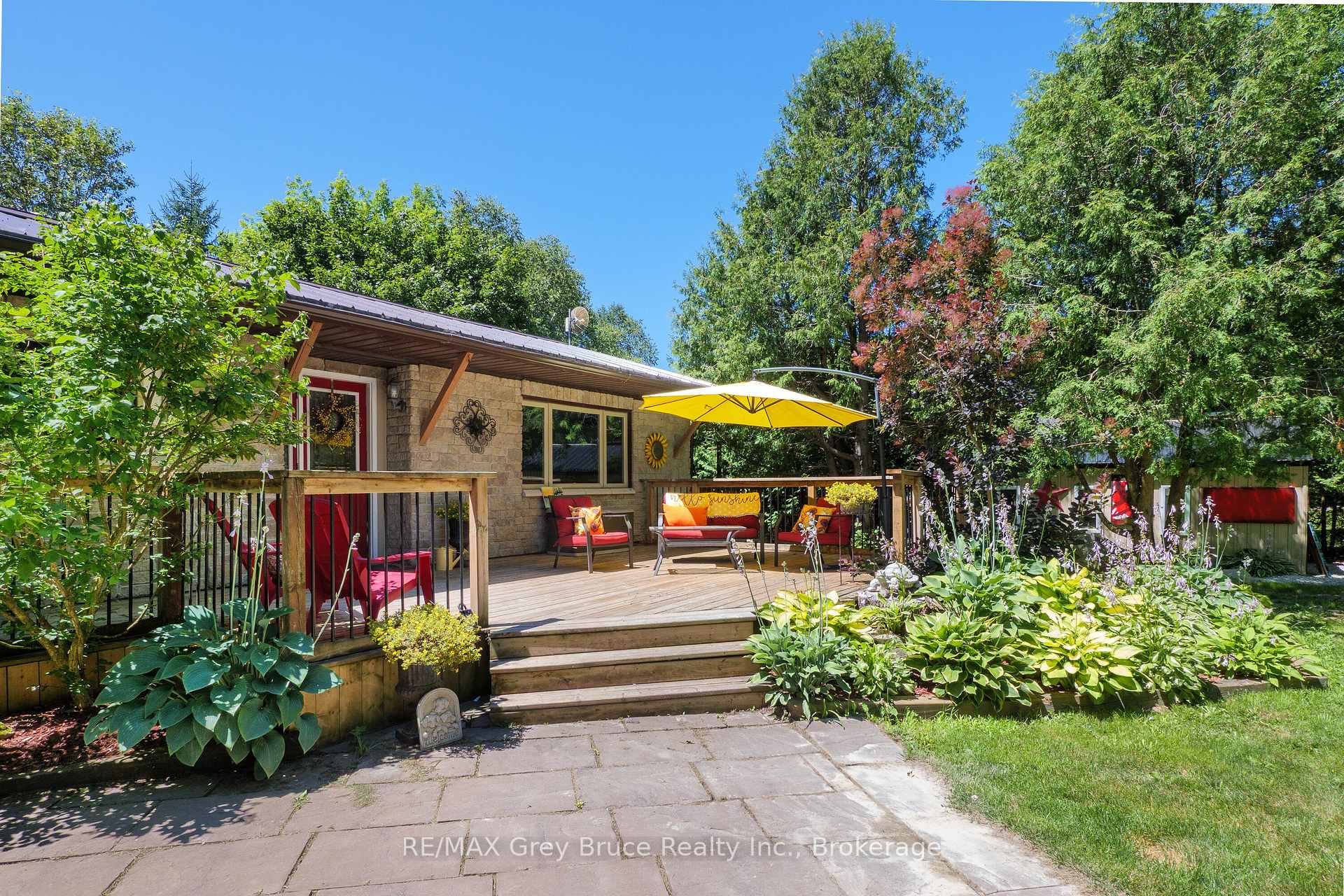 Photo 2 of 106 Elder Lane, Chatsworth — HOMEH