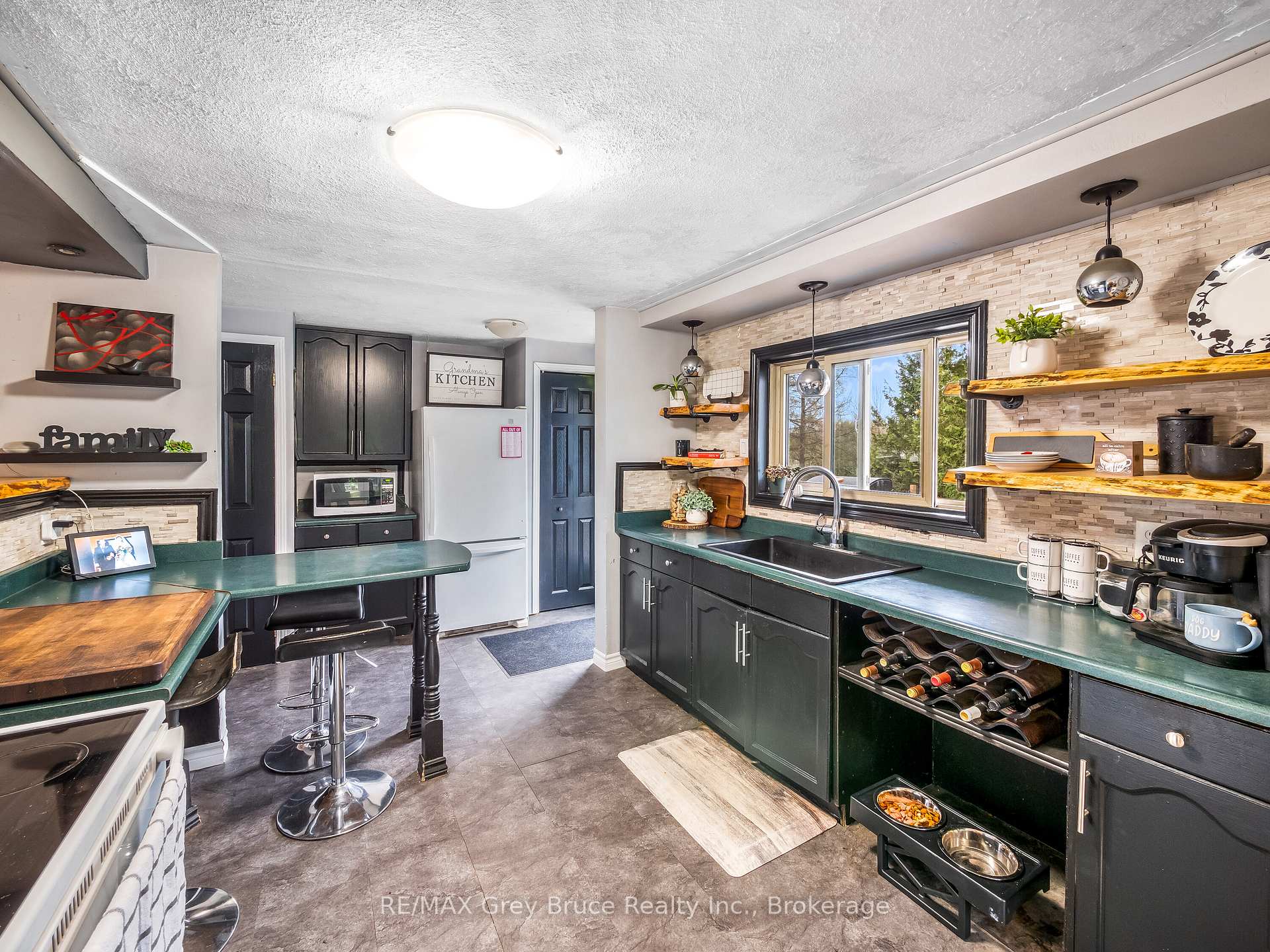 Photo 18 of 106 Elder Lane, Chatsworth — HOMEH