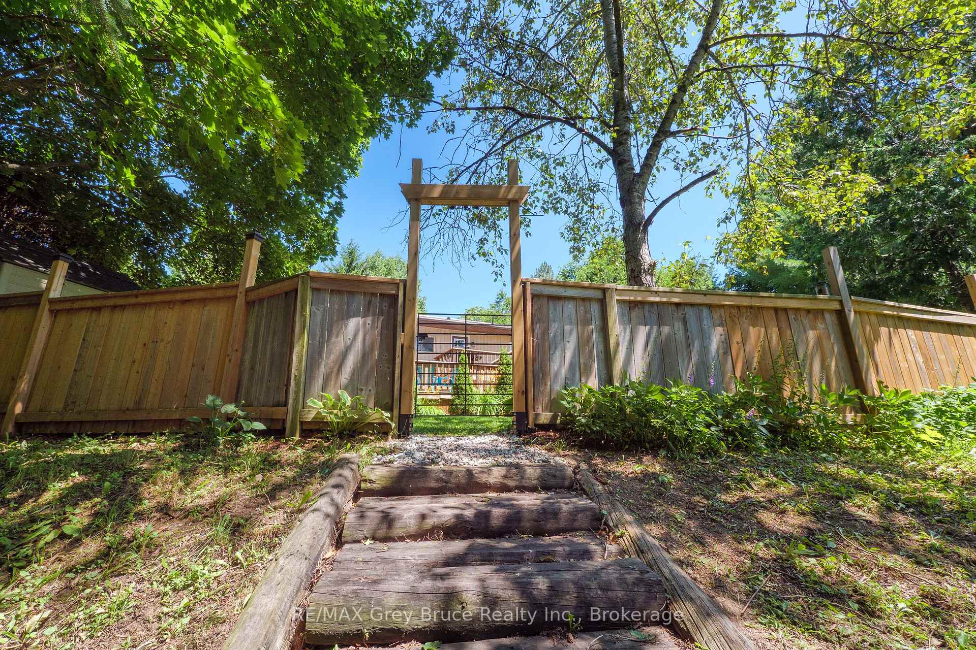 Photo 42 of 106 Elder Lane, Chatsworth — HOMEH