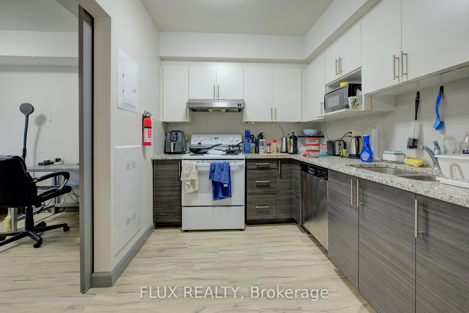 Photo 15 of Unit 1518, 258 Sunview Street, Waterloo — HOMEH