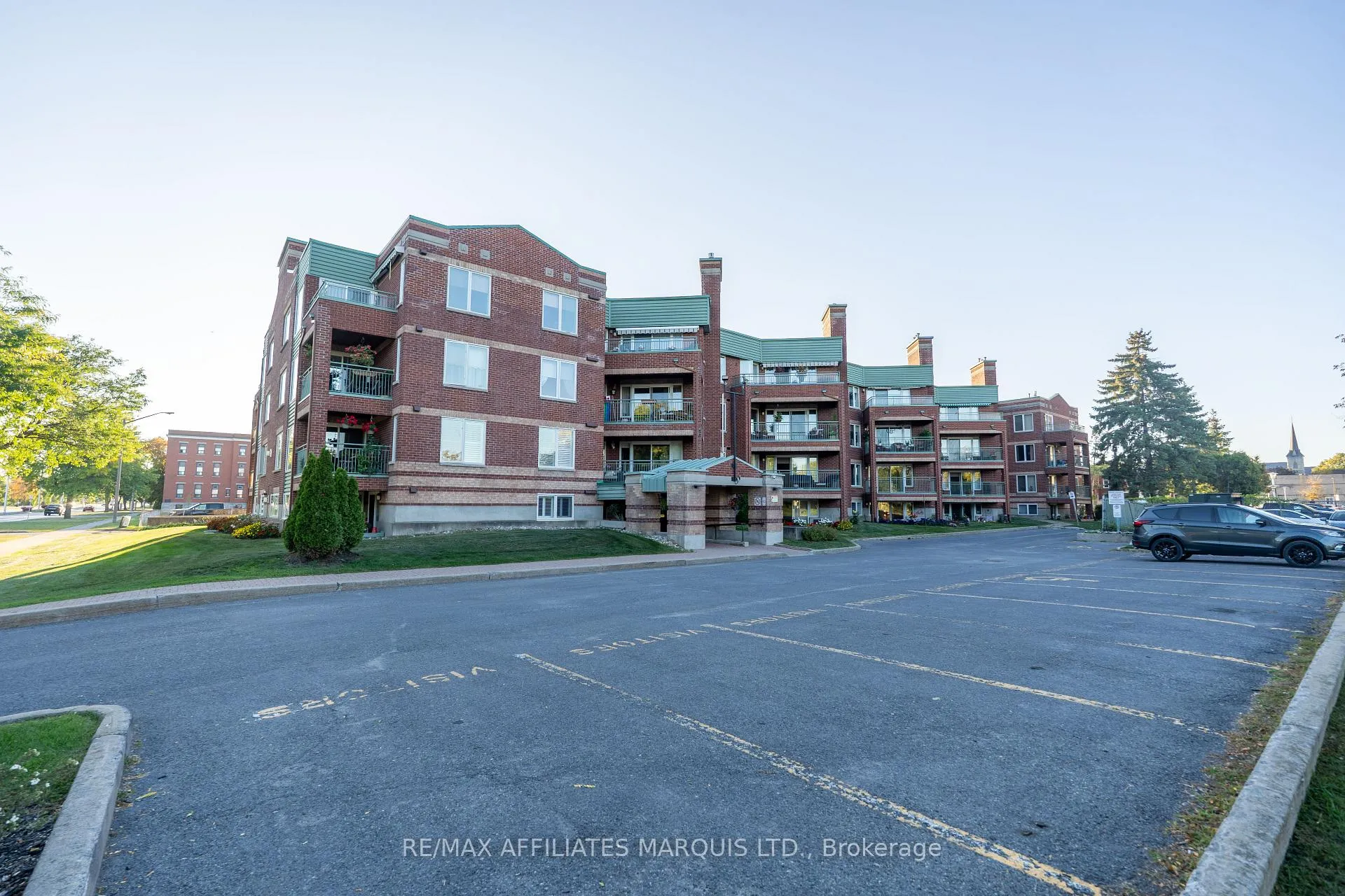 Photo 1 of Unit 304, 121 Water Street W, Cornwall — HOMEH