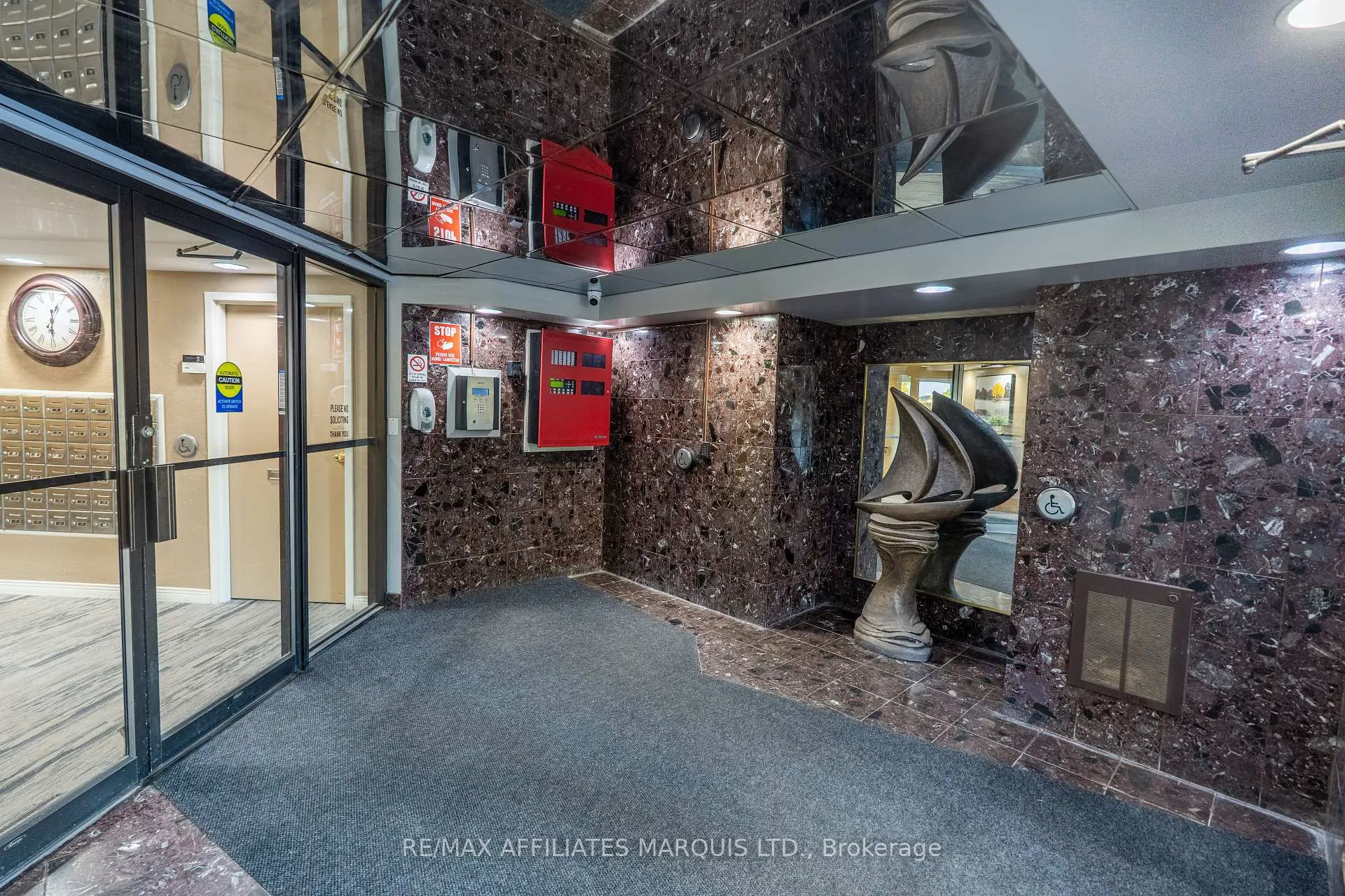 Photo 3 of Unit 304, 121 Water Street W, Cornwall — HOMEH