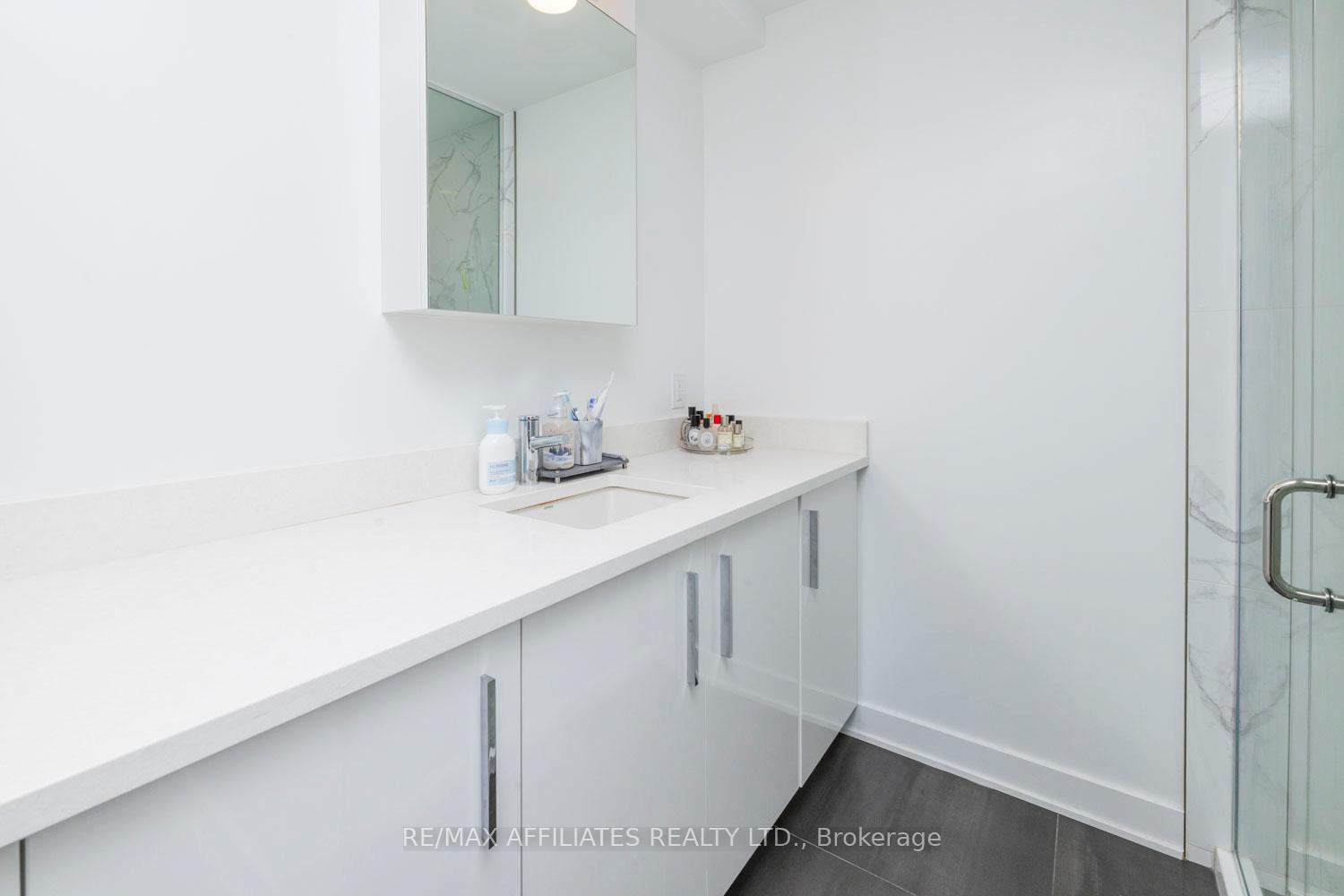 Photo 13 of Unit 303, 340 Queen Street, Ottawa, Ottawa Centre — HOMEH
