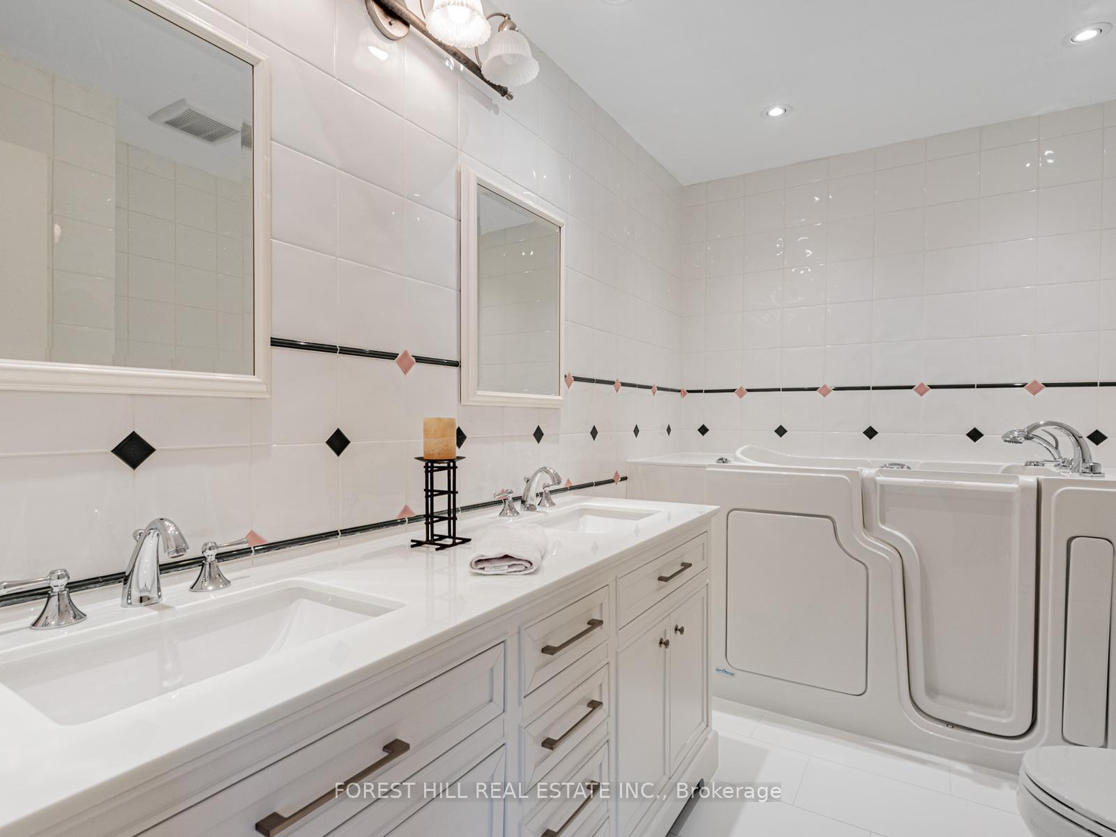 Photo 36 of Unit 36, 603 Clark Avenue, Vaughan, Crestwood-Springfarm-Yorkhill — HOMEH