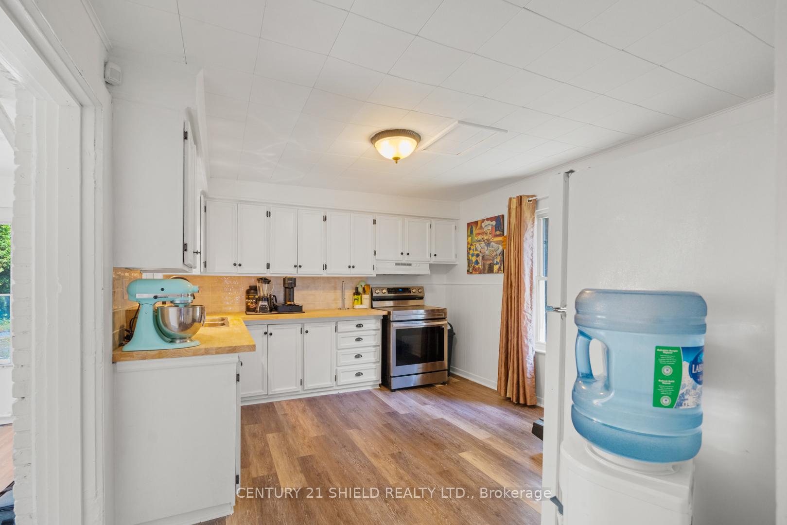 Photo 21 of 415 Water Street E, Cornwall — HOMEH