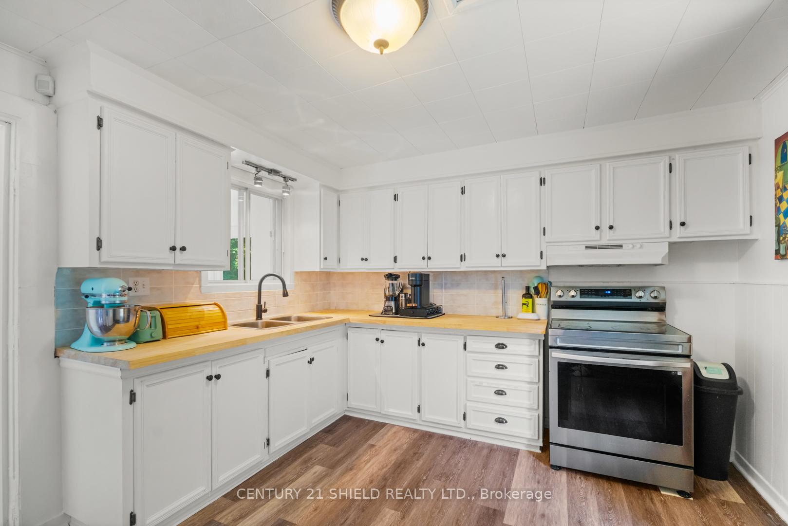 Photo 22 of 415 Water Street E, Cornwall — HOMEH