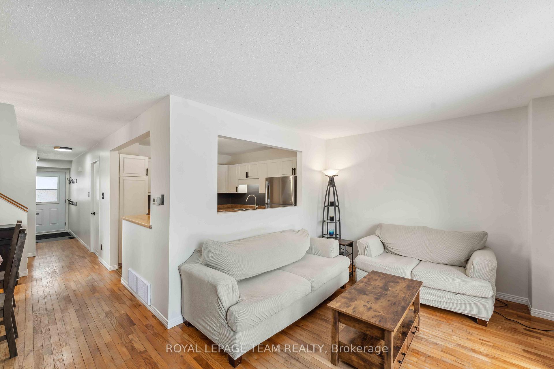Photo 32 of 500 Valade Crescent, Ottawa, Fallingbrook/Pineridge — HOMEH