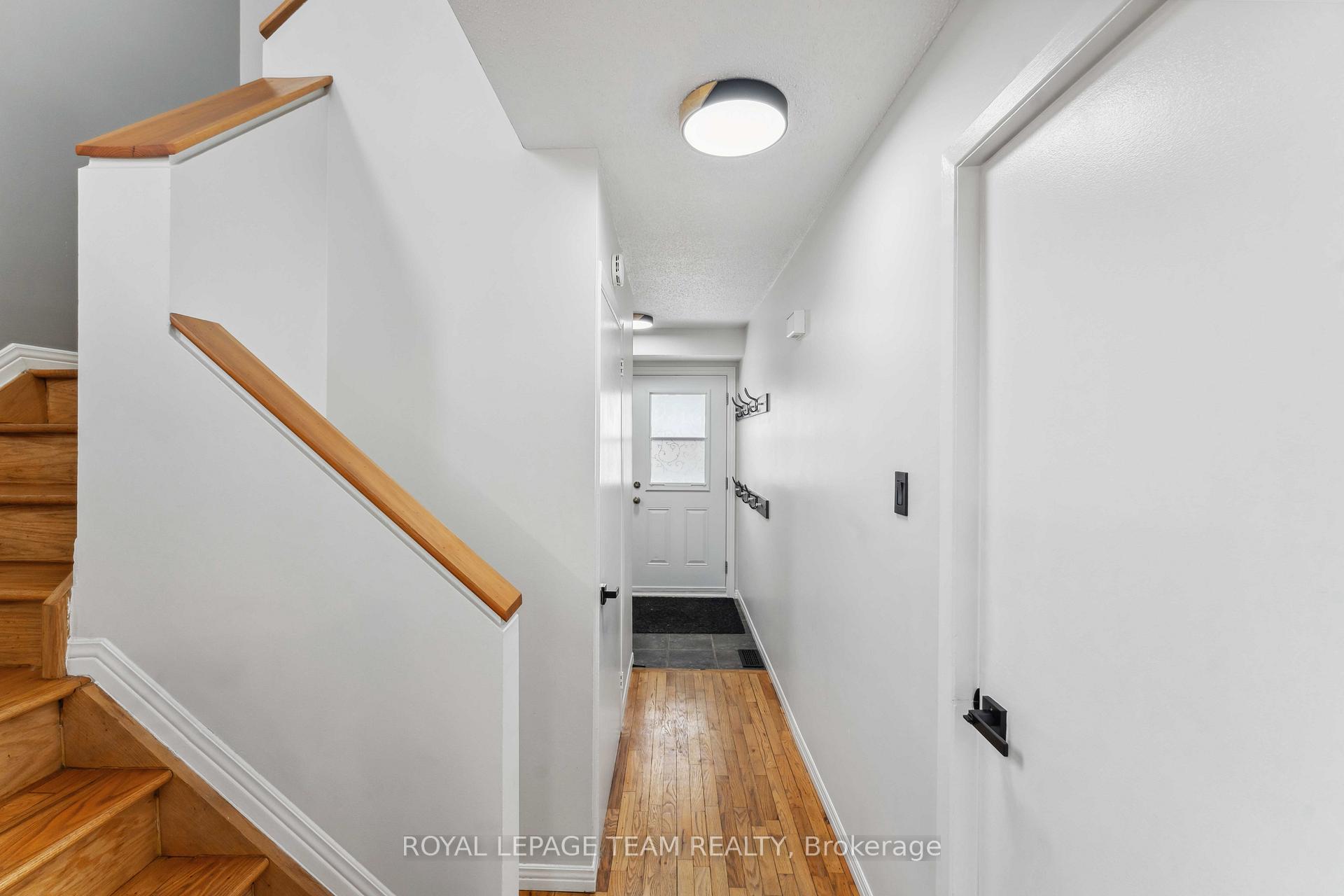 Photo 4 of 500 Valade Crescent, Ottawa, Fallingbrook/Pineridge — HOMEH