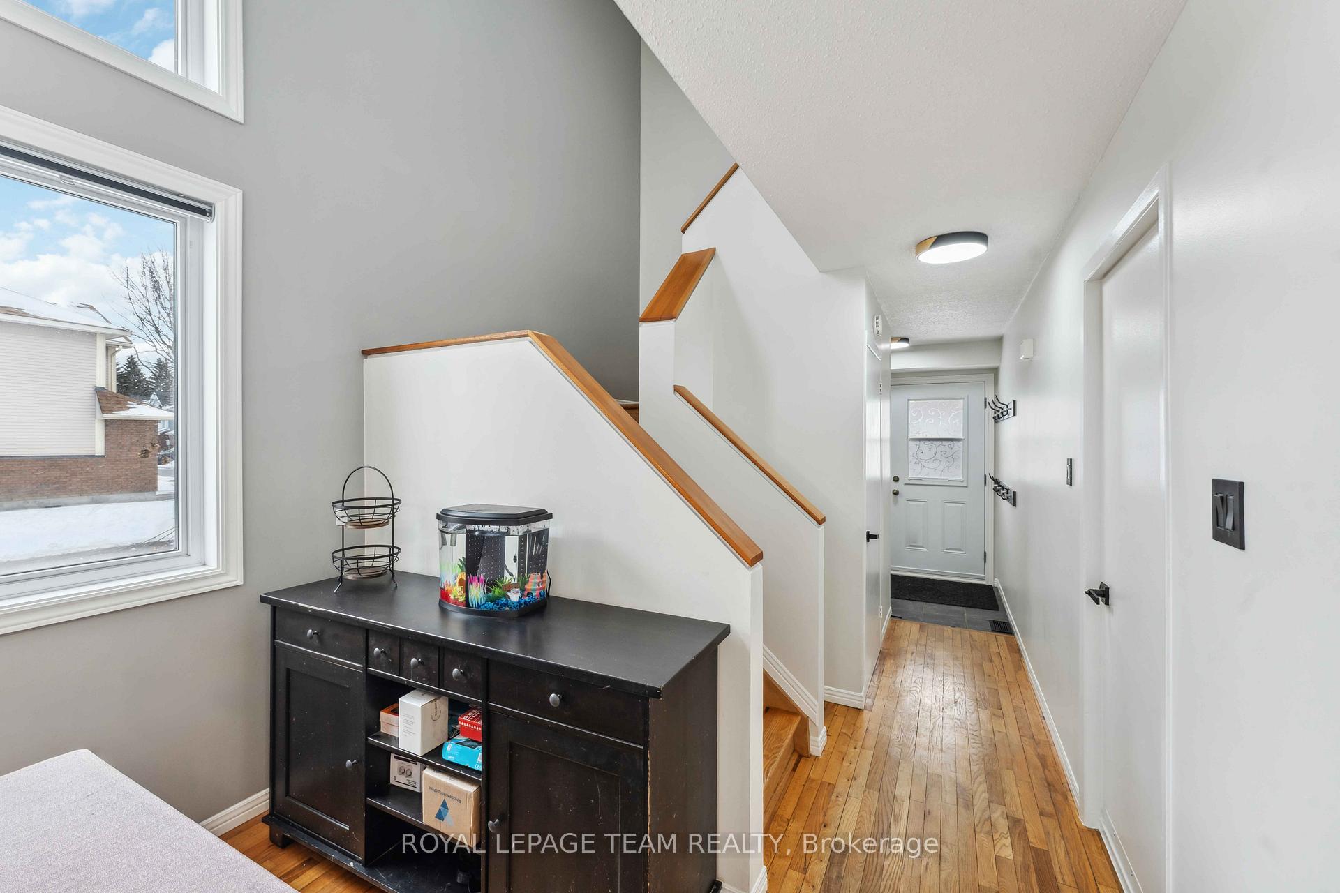 Photo 5 of 500 Valade Crescent, Ottawa, Fallingbrook/Pineridge — HOMEH