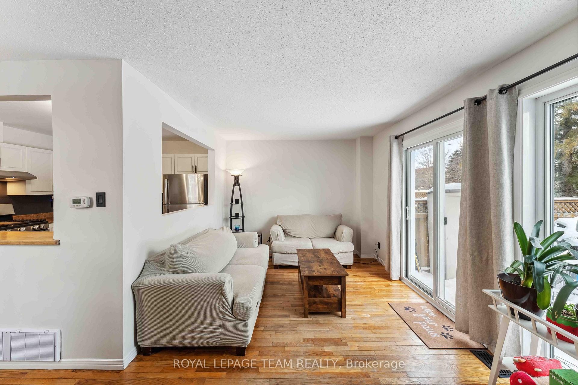 Photo 11 of 500 Valade Crescent, Ottawa, Fallingbrook/Pineridge — HOMEH
