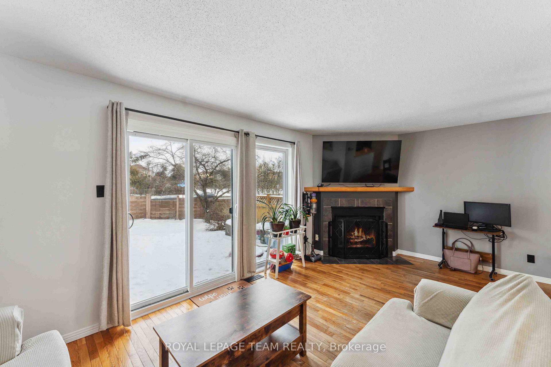 Photo 16 of 500 Valade Crescent, Ottawa, Fallingbrook/Pineridge — HOMEH