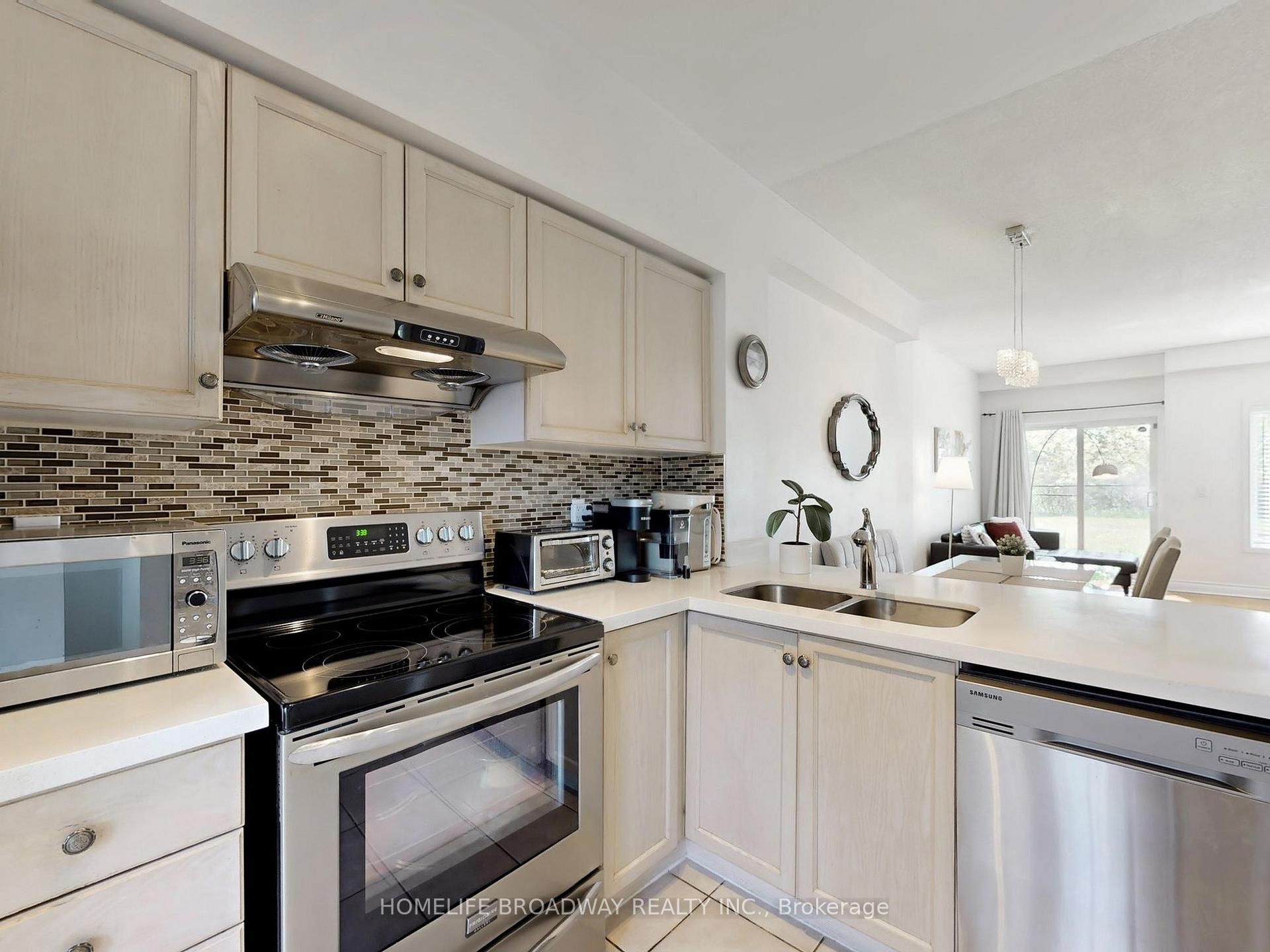 Photo 9 of Unit 3A, 8 St Moritz Way, Markham, Unionville — HOMEH