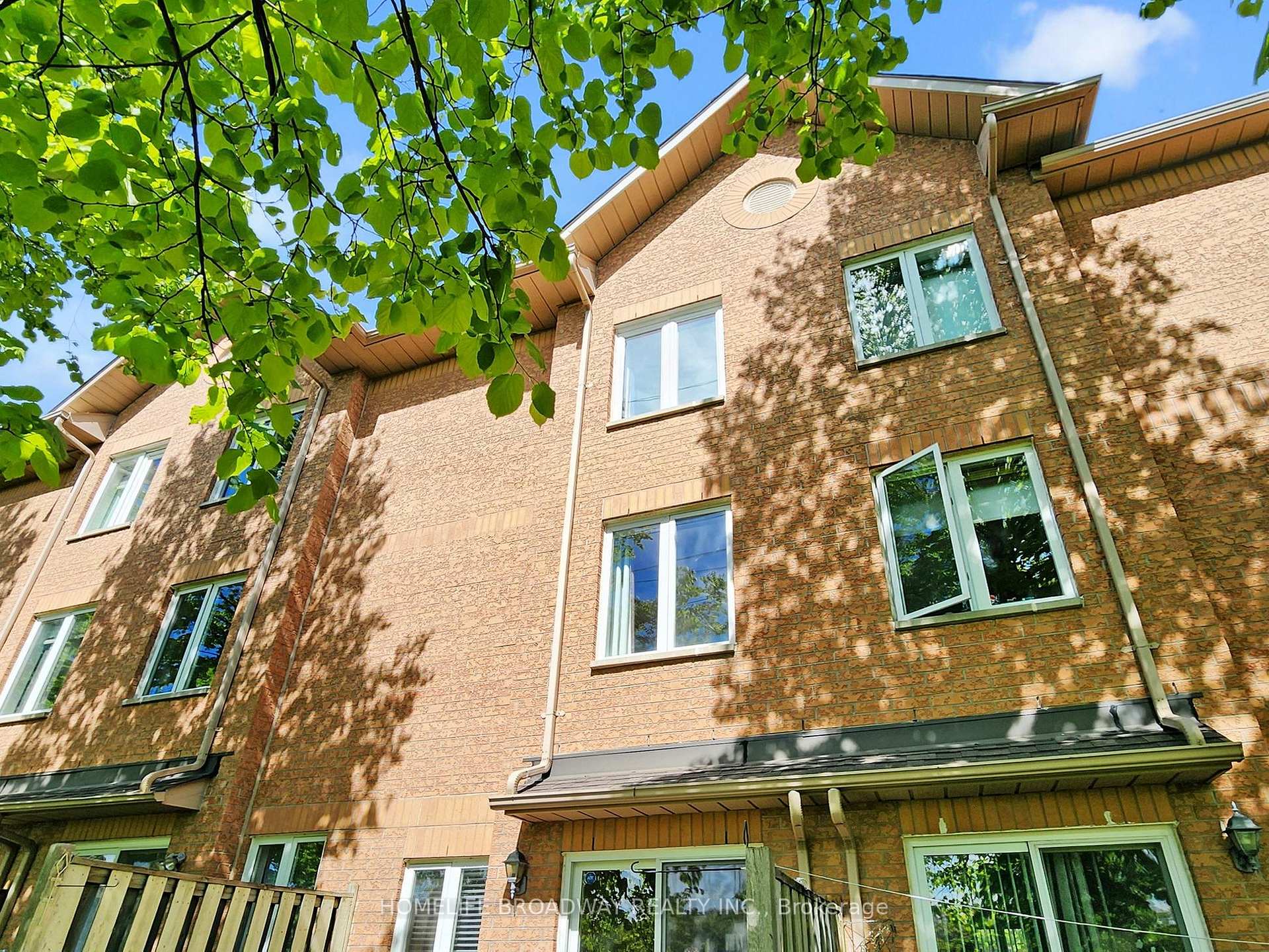 Photo 35 of Unit 3A, 8 St Moritz Way, Markham, Unionville — HOMEH