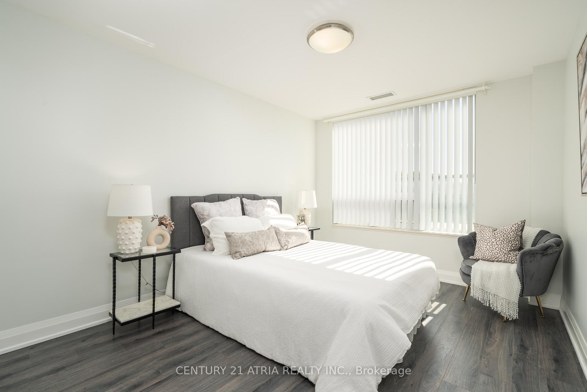 Photo 3 of Unit 321, 18 Uptown Drive, Markham, Unionville — HOMEH