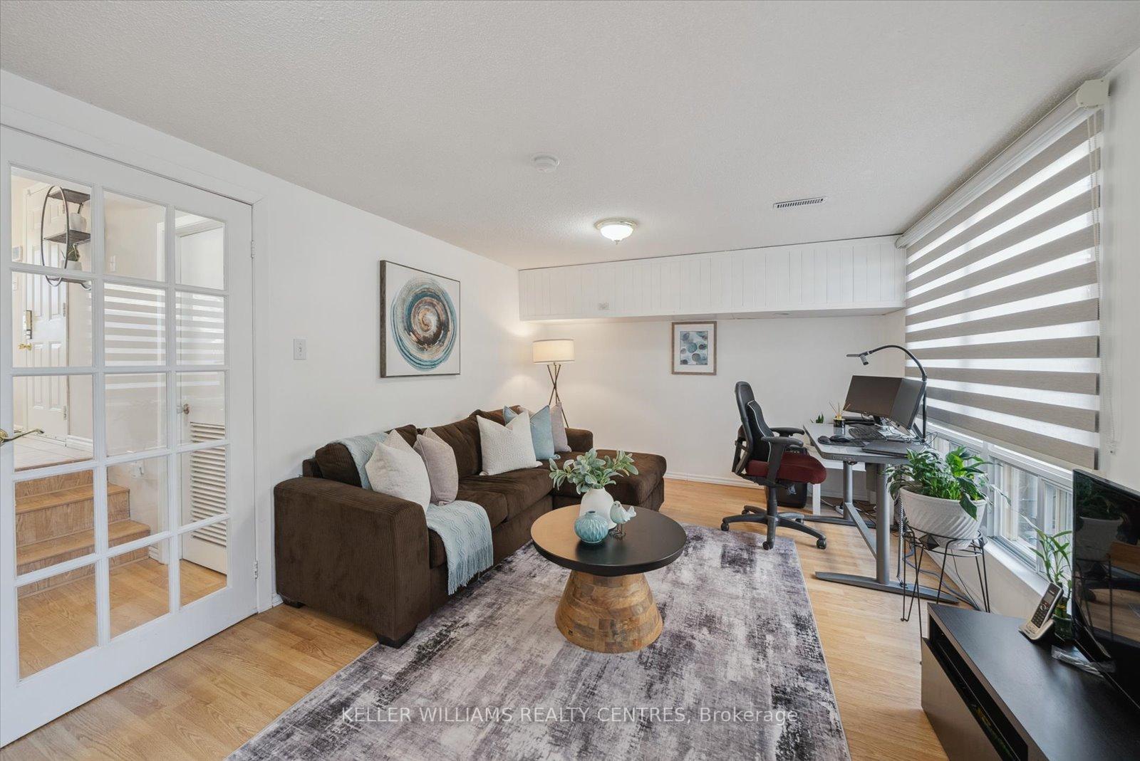 Photo 3 of Unit 31, 73 Poplar Crescent, Aurora, Aurora Highlands — HOMEH