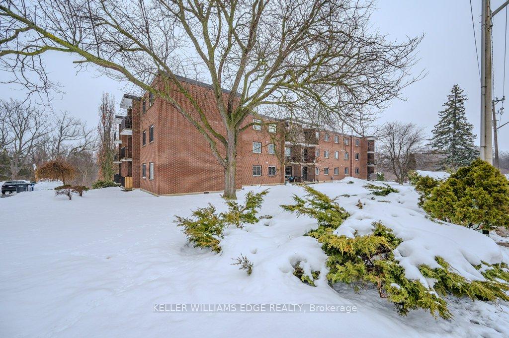 Photo 2 of Unit 107, 4 Avalon Place N, Kitchener — HOMEH