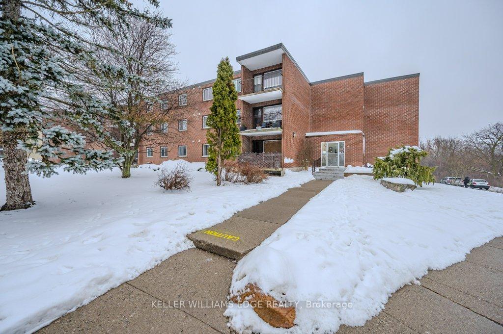 Photo 4 of Unit 107, 4 Avalon Place N, Kitchener — HOMEH