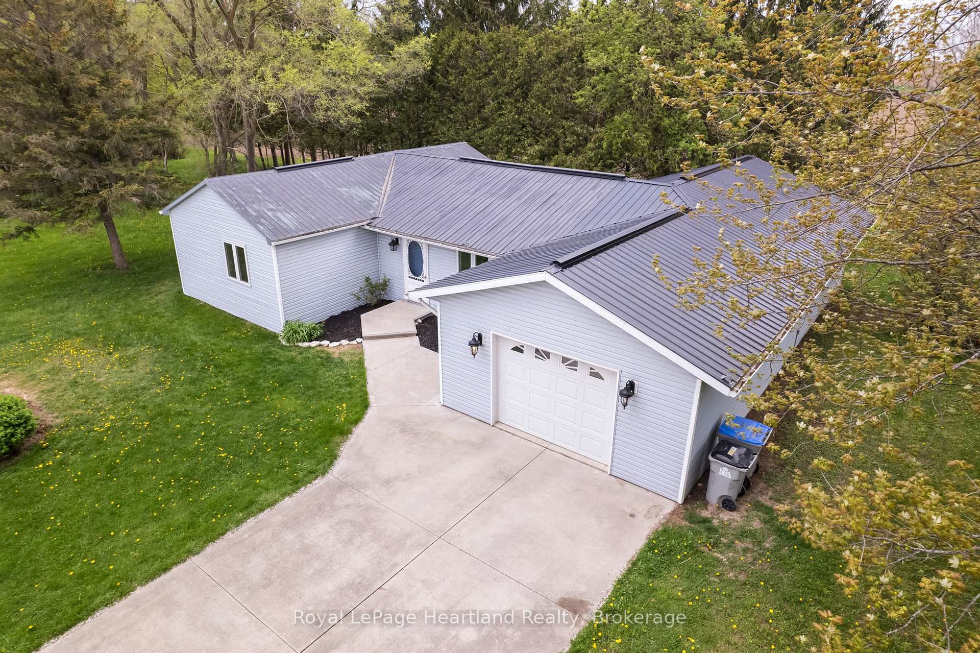 Photo 1 of 322 Londesboro Main Street, Central Huron, Londesborough — HOMEH