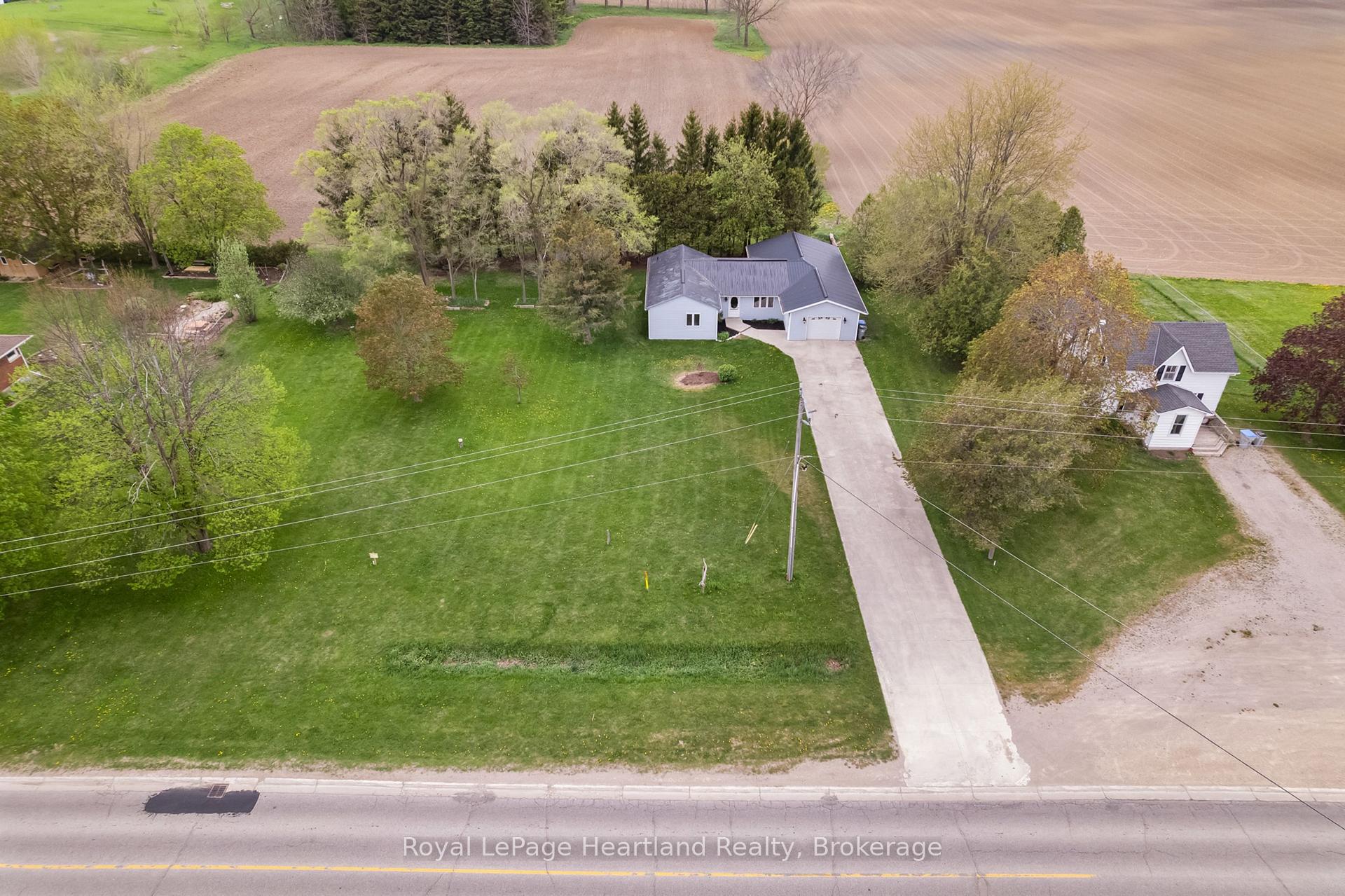 Photo 2 of 322 Londesboro Main Street, Central Huron, Londesborough — HOMEH