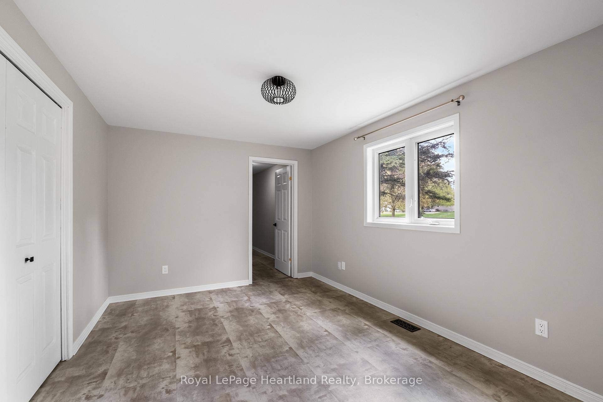 Photo 19 of 322 Londesboro Main Street, Central Huron, Londesborough — HOMEH