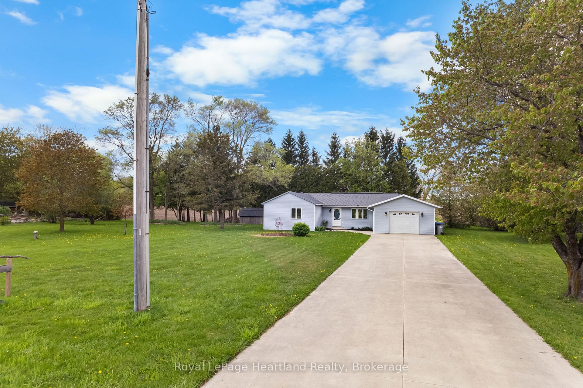 Photo 30 of 322 Londesboro Main Street, Central Huron, Londesborough — HOMEH