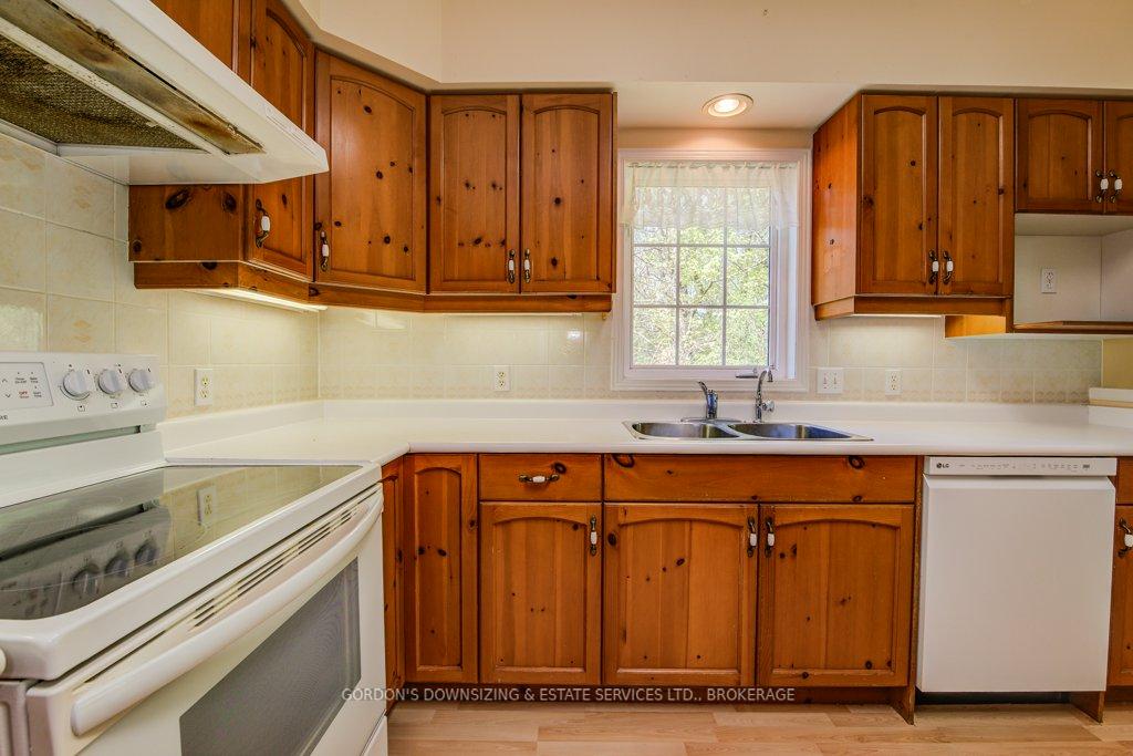 Photo 12 of Unit 9, 450 Westforest Trail, Kitchener — HOMEH