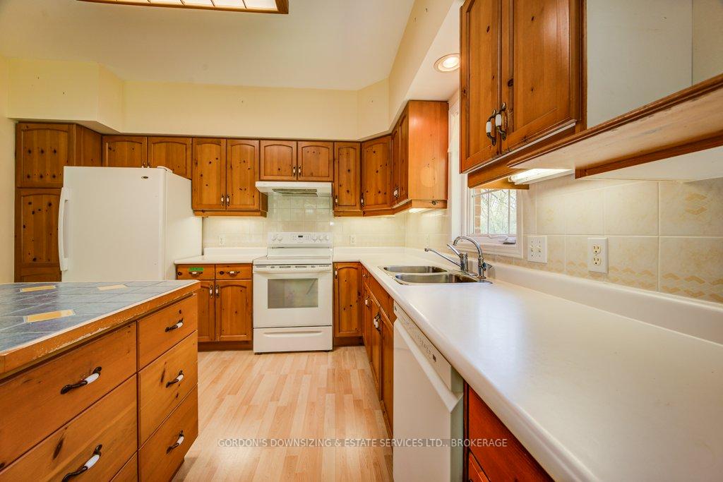 Photo 13 of Unit 9, 450 Westforest Trail, Kitchener — HOMEH