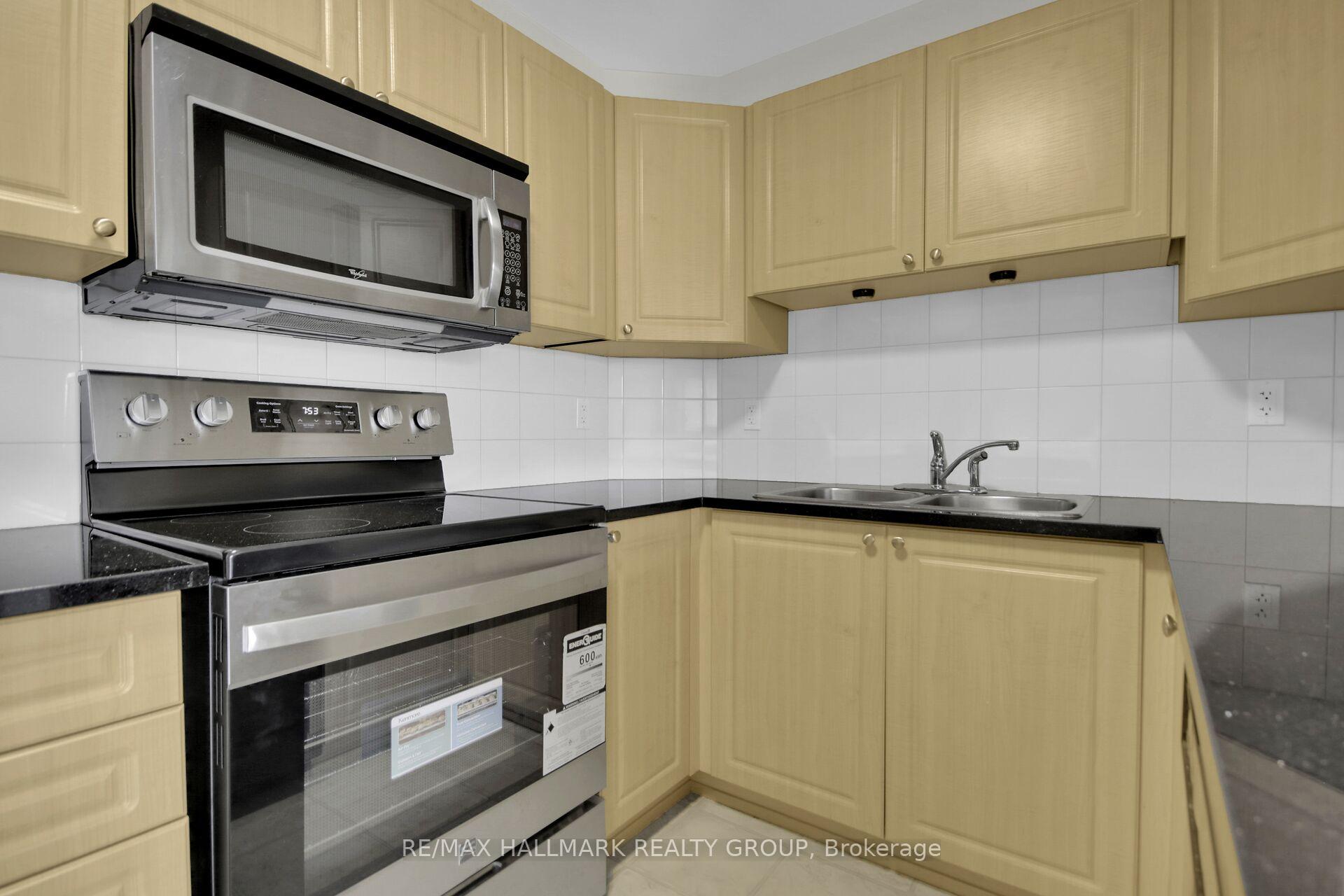 Photo 8 of Unit I, 135 Harthill Way, Ottawa, Barrhaven - Heritage Park — HOMEH