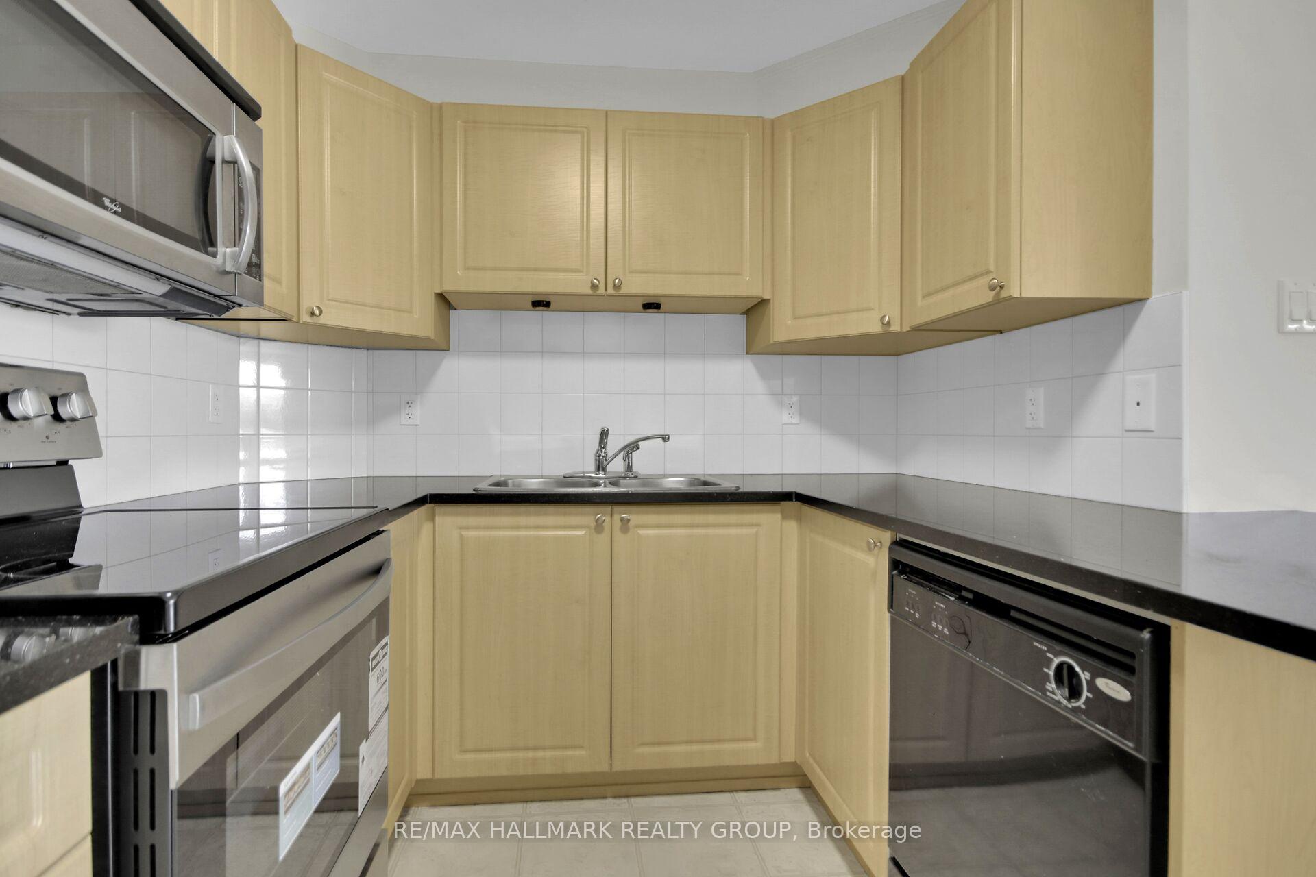 Photo 9 of Unit I, 135 Harthill Way, Ottawa, Barrhaven - Heritage Park — HOMEH