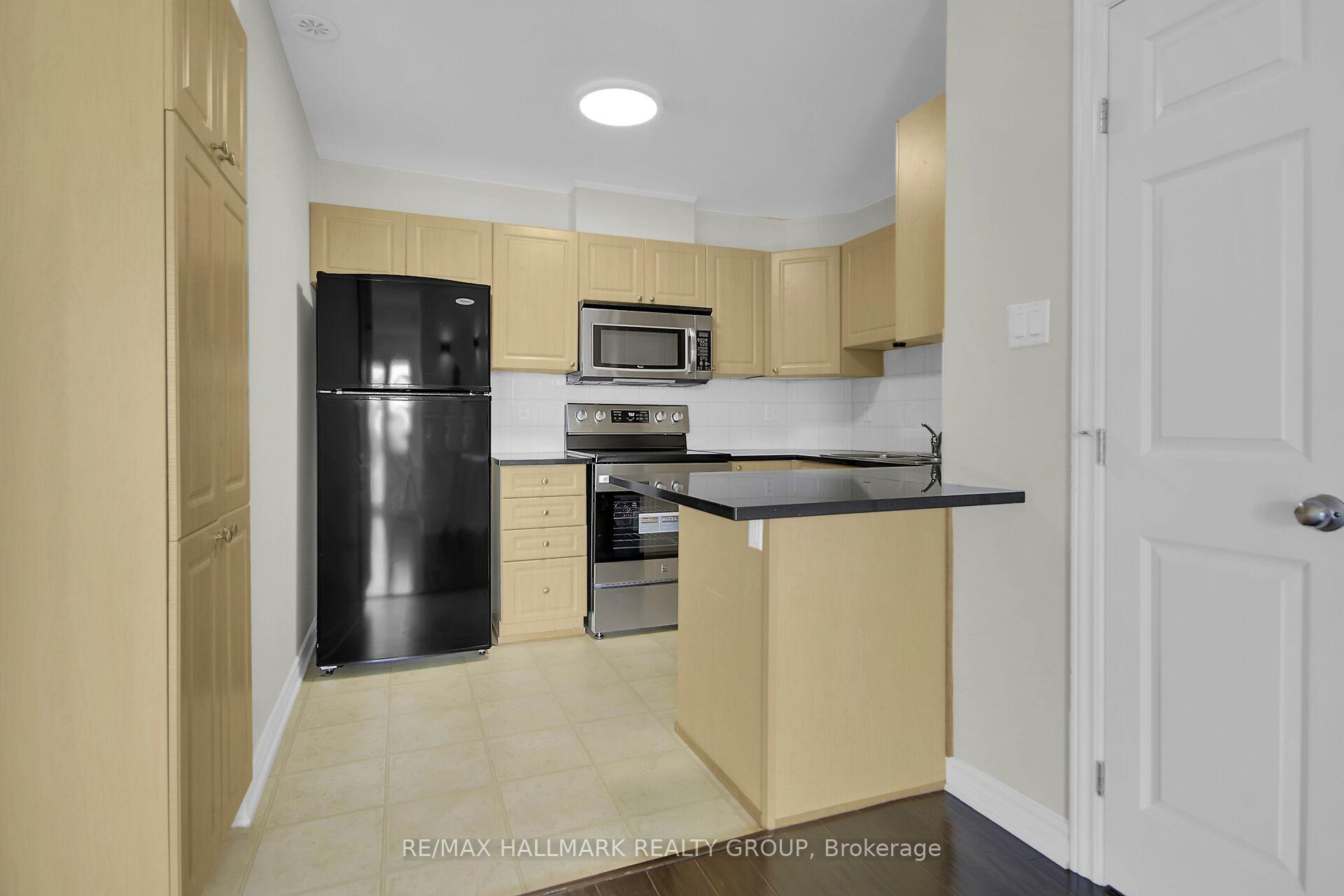 Photo 12 of Unit I, 135 Harthill Way, Ottawa, Barrhaven - Heritage Park — HOMEH