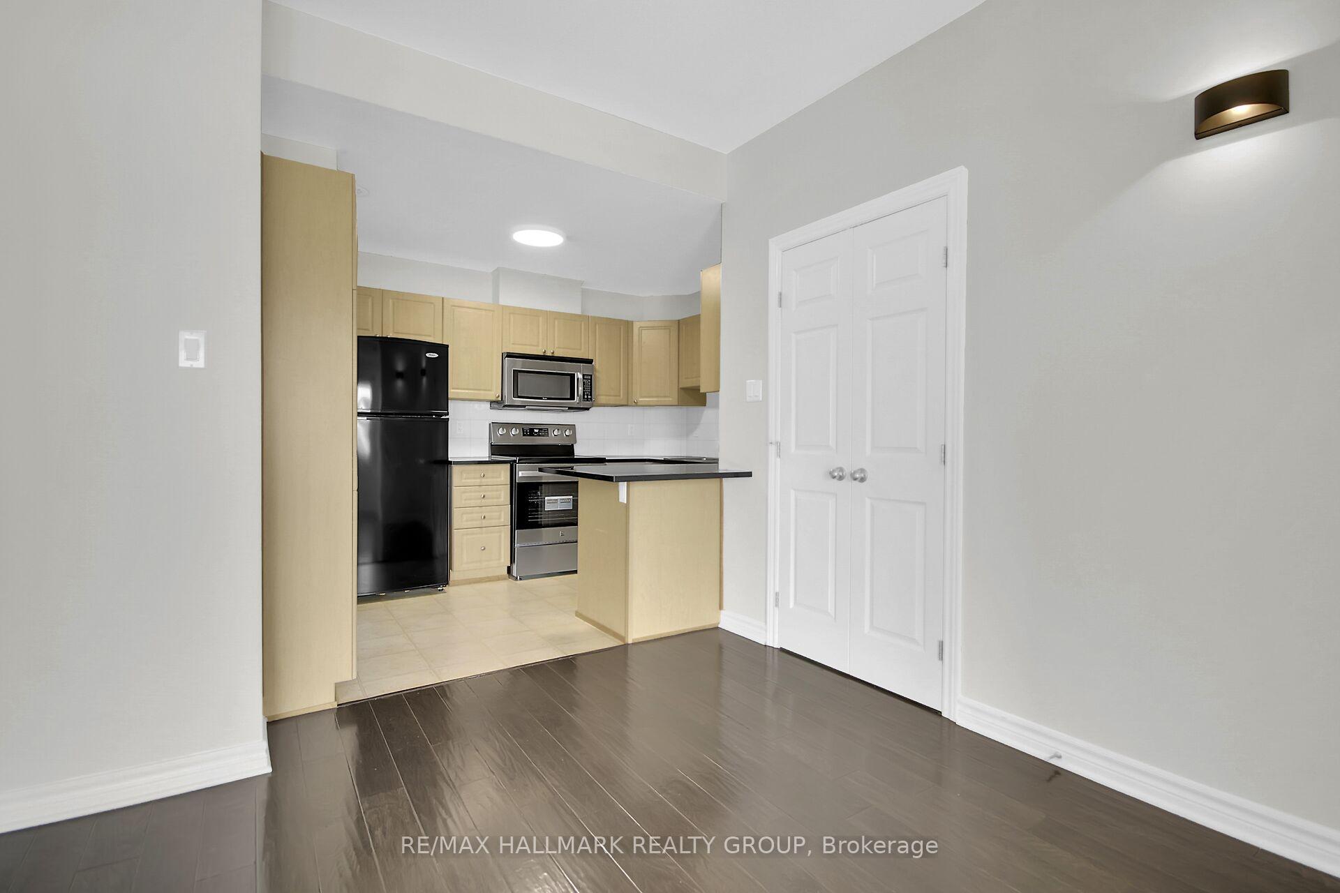 Photo 15 of Unit I, 135 Harthill Way, Ottawa, Barrhaven - Heritage Park — HOMEH