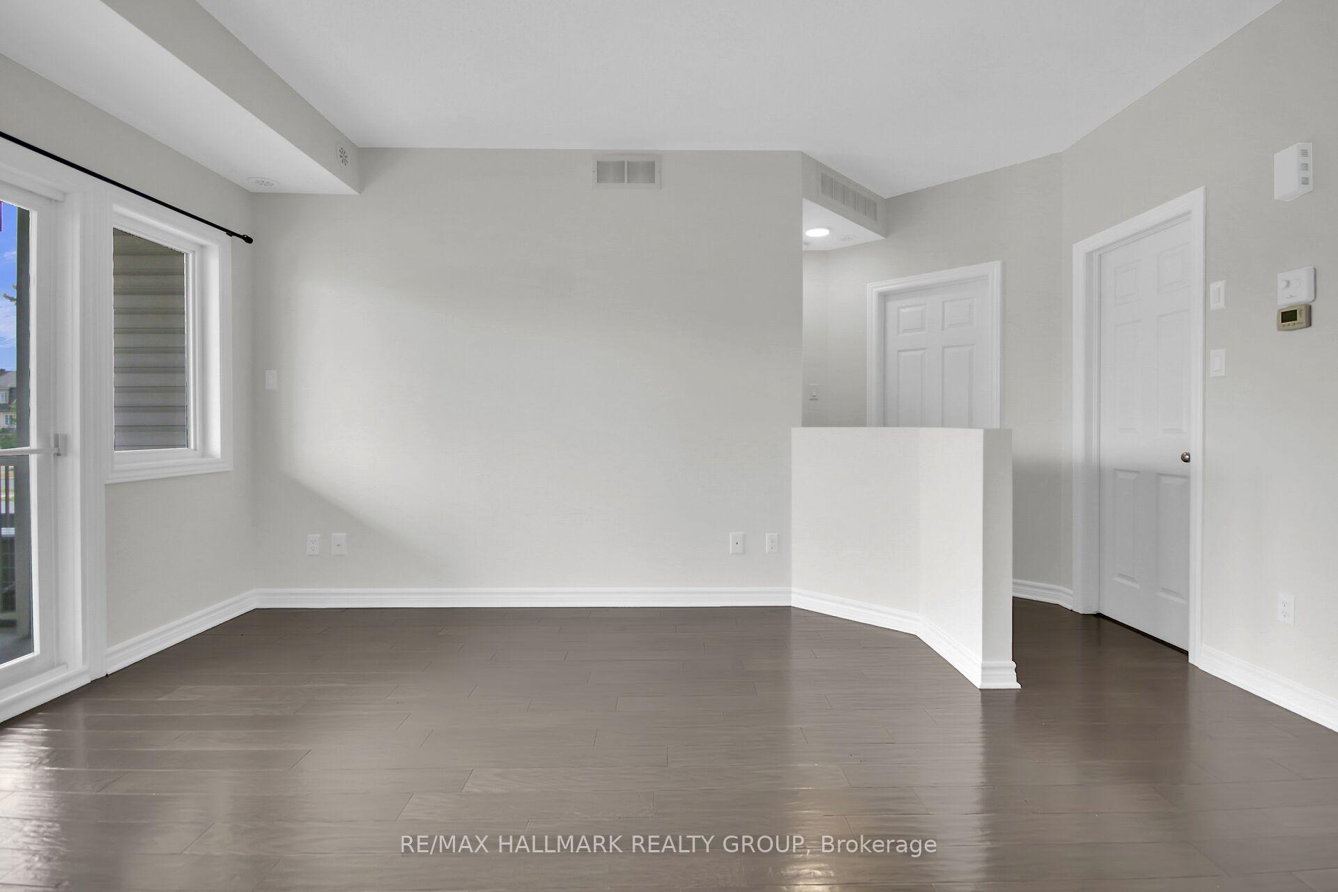 Photo 16 of Unit I, 135 Harthill Way, Ottawa, Barrhaven - Heritage Park — HOMEH