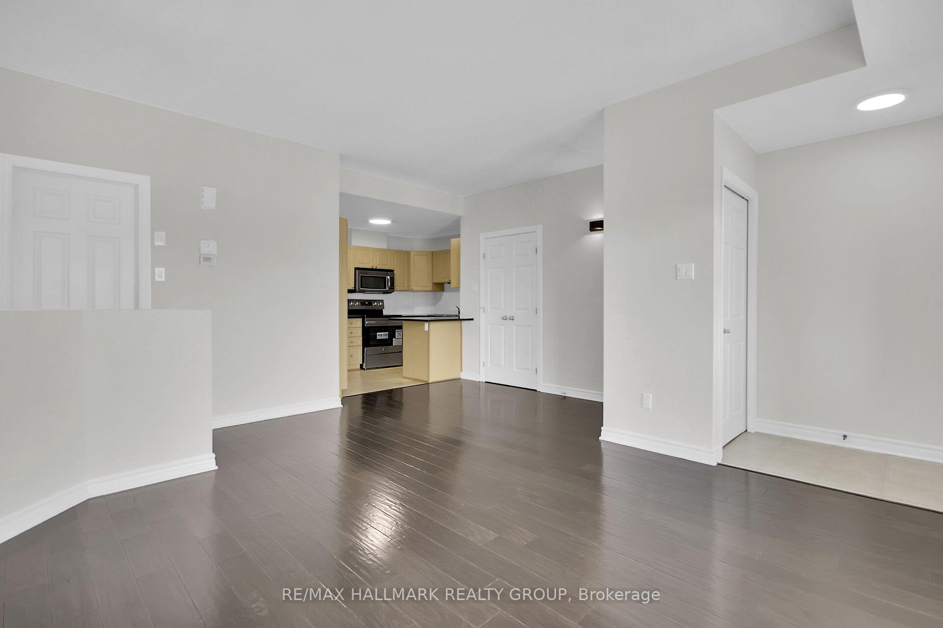 Photo 22 of Unit I, 135 Harthill Way, Ottawa, Barrhaven - Heritage Park — HOMEH