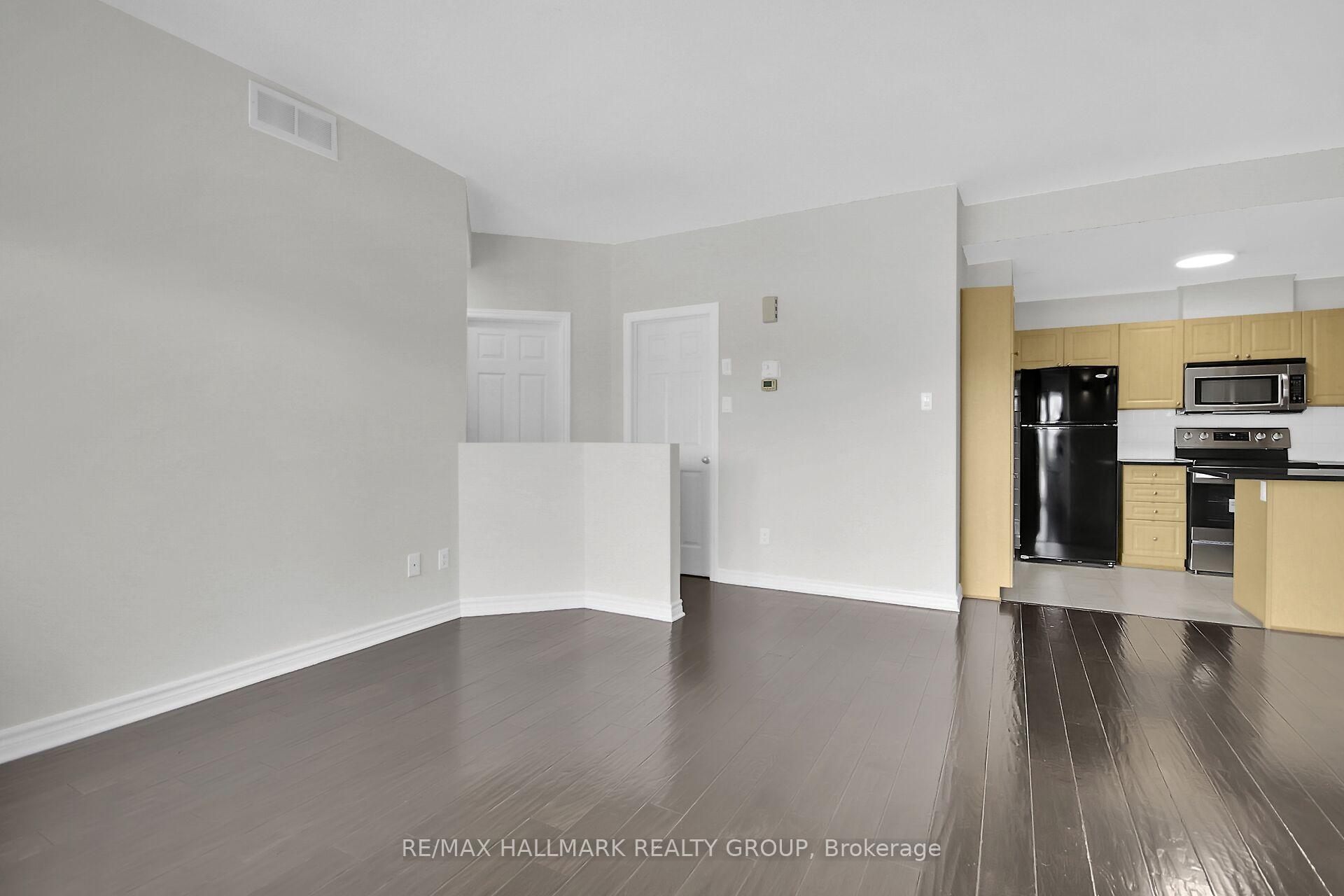 Photo 25 of Unit I, 135 Harthill Way, Ottawa, Barrhaven - Heritage Park — HOMEH