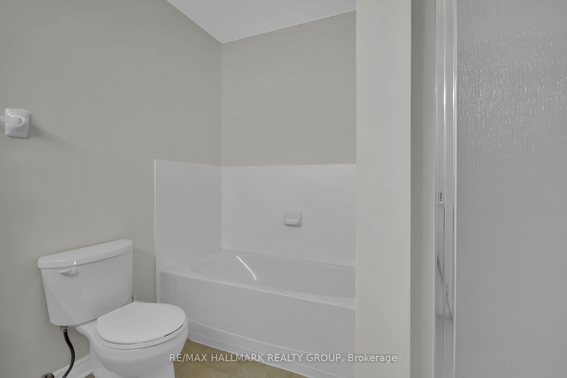 Photo 34 of Unit I, 135 Harthill Way, Ottawa, Barrhaven - Heritage Park — HOMEH
