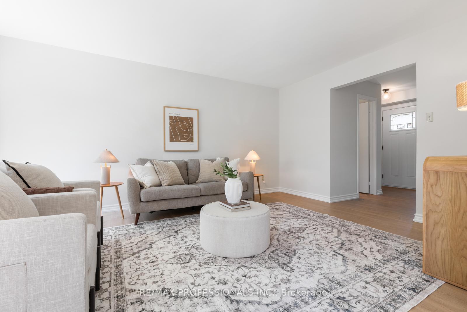 Photo 7 of 37 Dobson Drive, Ajax, Central — HOMEH
